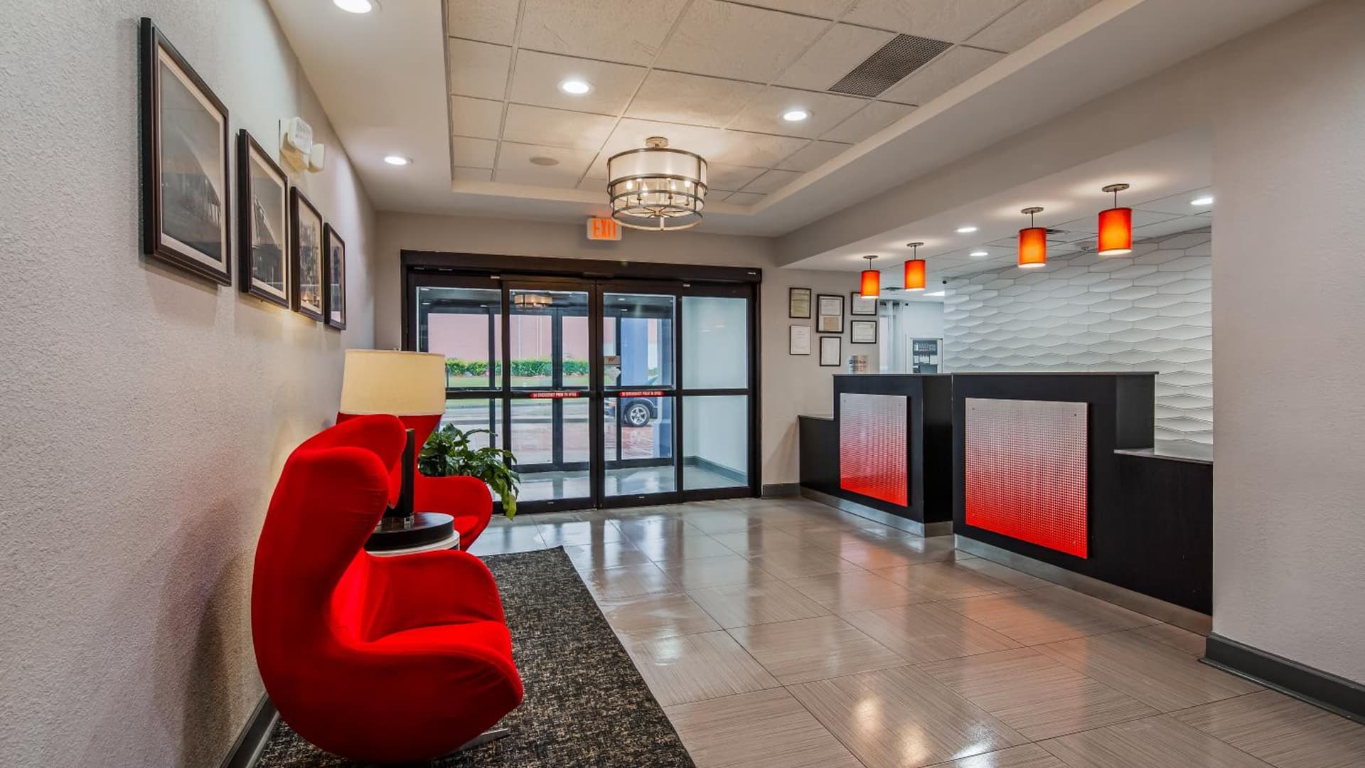 Comfort Inn & Suites Carrollton interior in Carrollton, GA — gallery photo 2