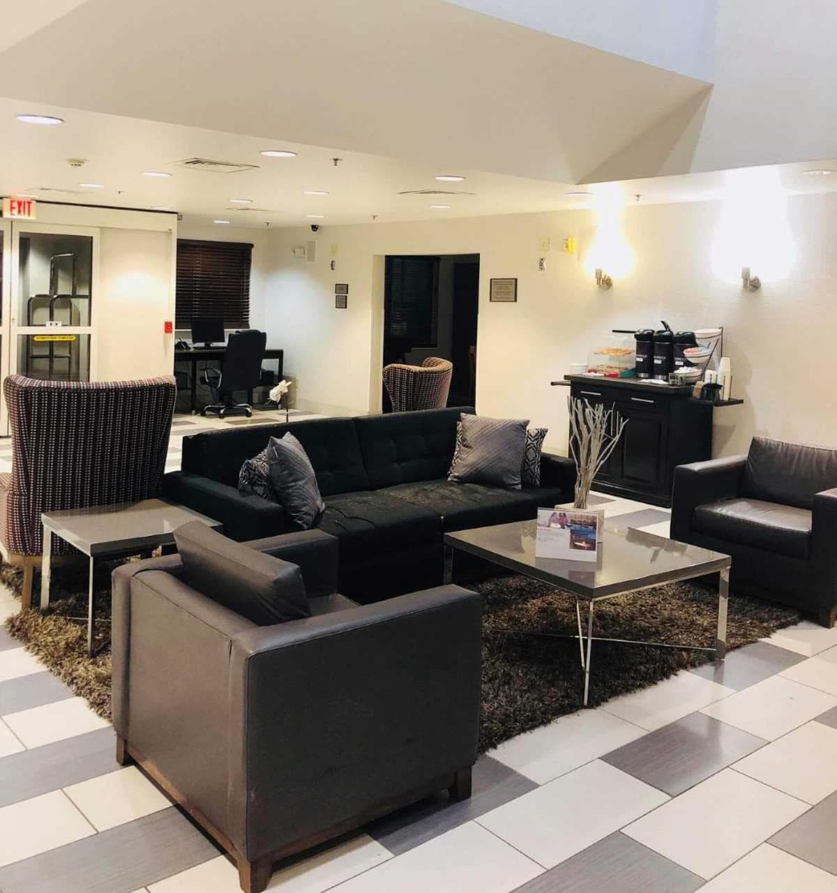 Country Inn & Suites by Radisson, DFW Airport South, TX gallery photo in Irving, TX — image 4