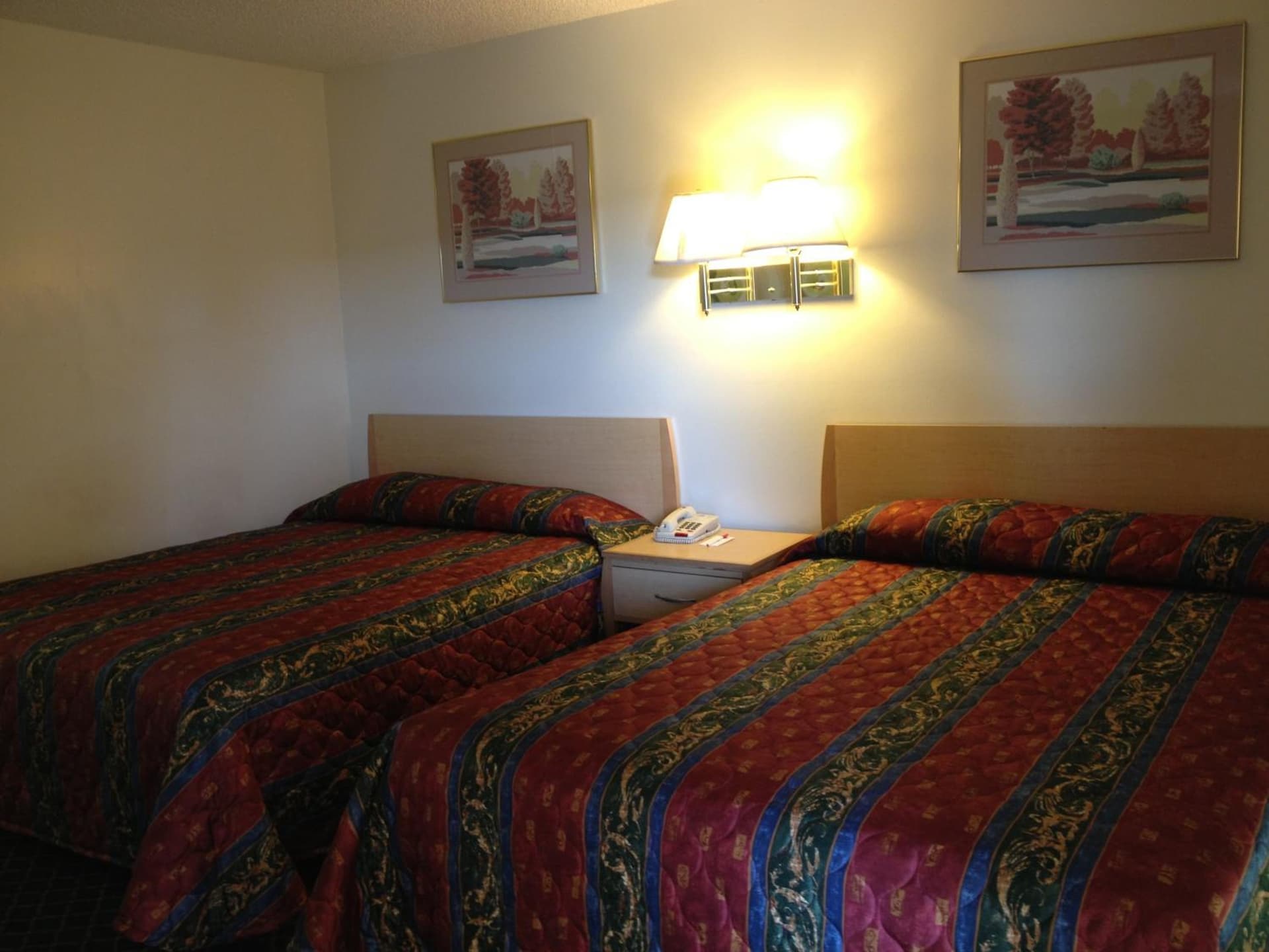 Riverside Inn & Suites gallery photo in Riverside, CA — image 8