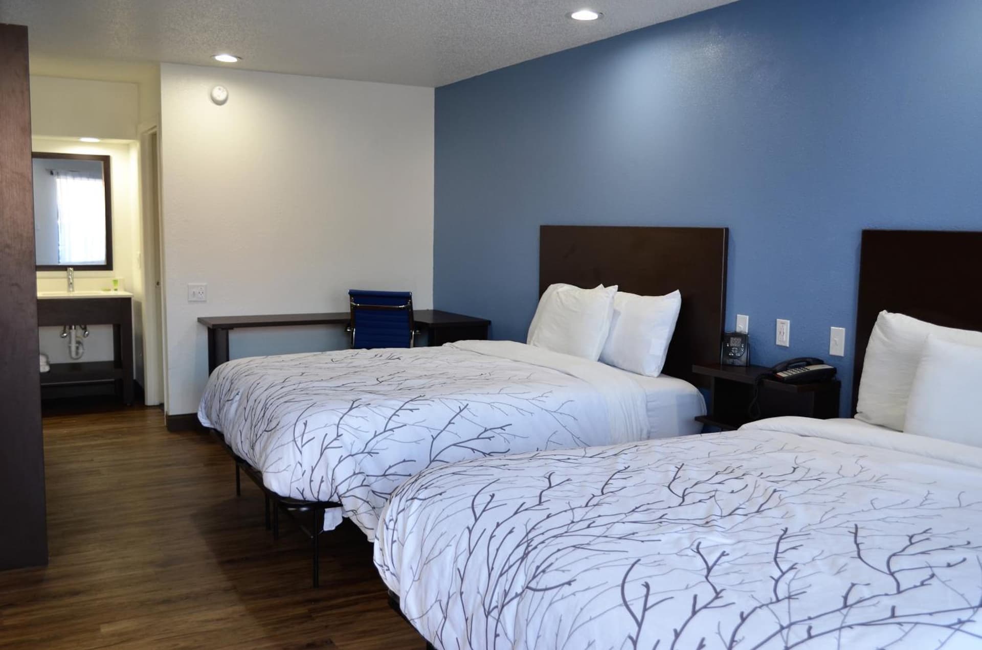 Athena Inn Chattanooga interior in Chattanooga, TN — gallery photo 2