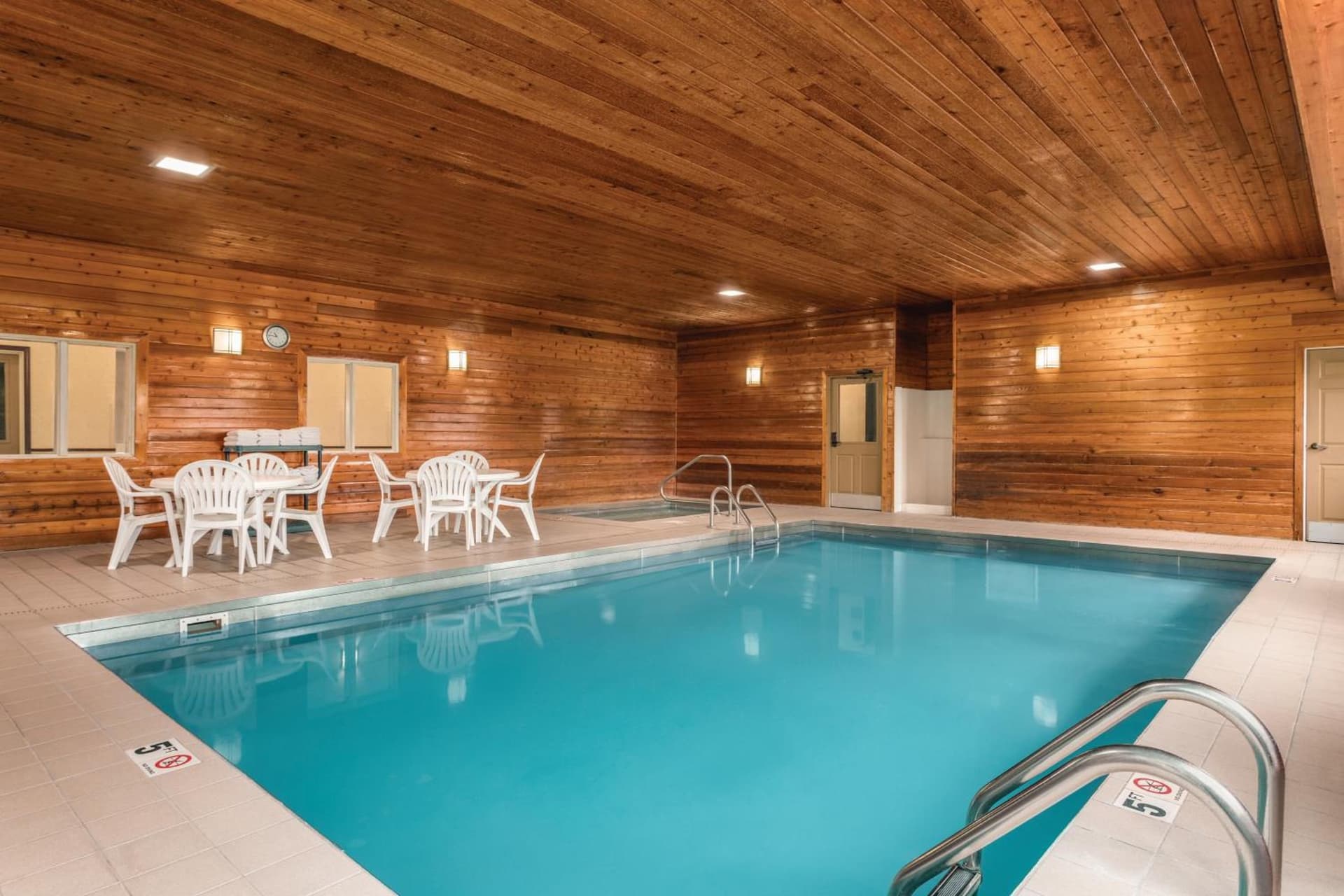 Country Inn & Suites by Radisson, Dakota Dunes, SD gallery photo in Dakota Dunes, SD — image 29