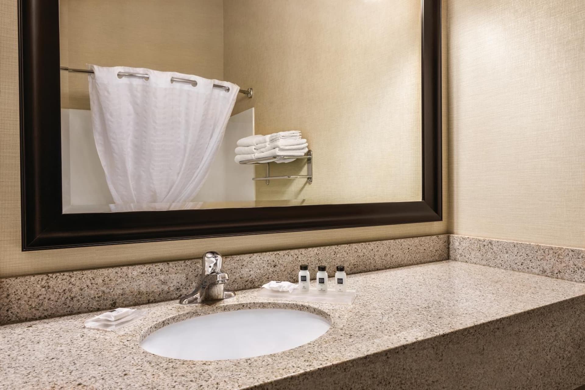 Country Inn & Suites by Radisson, Dakota Dunes, SD gallery photo in Dakota Dunes, SD — image 26