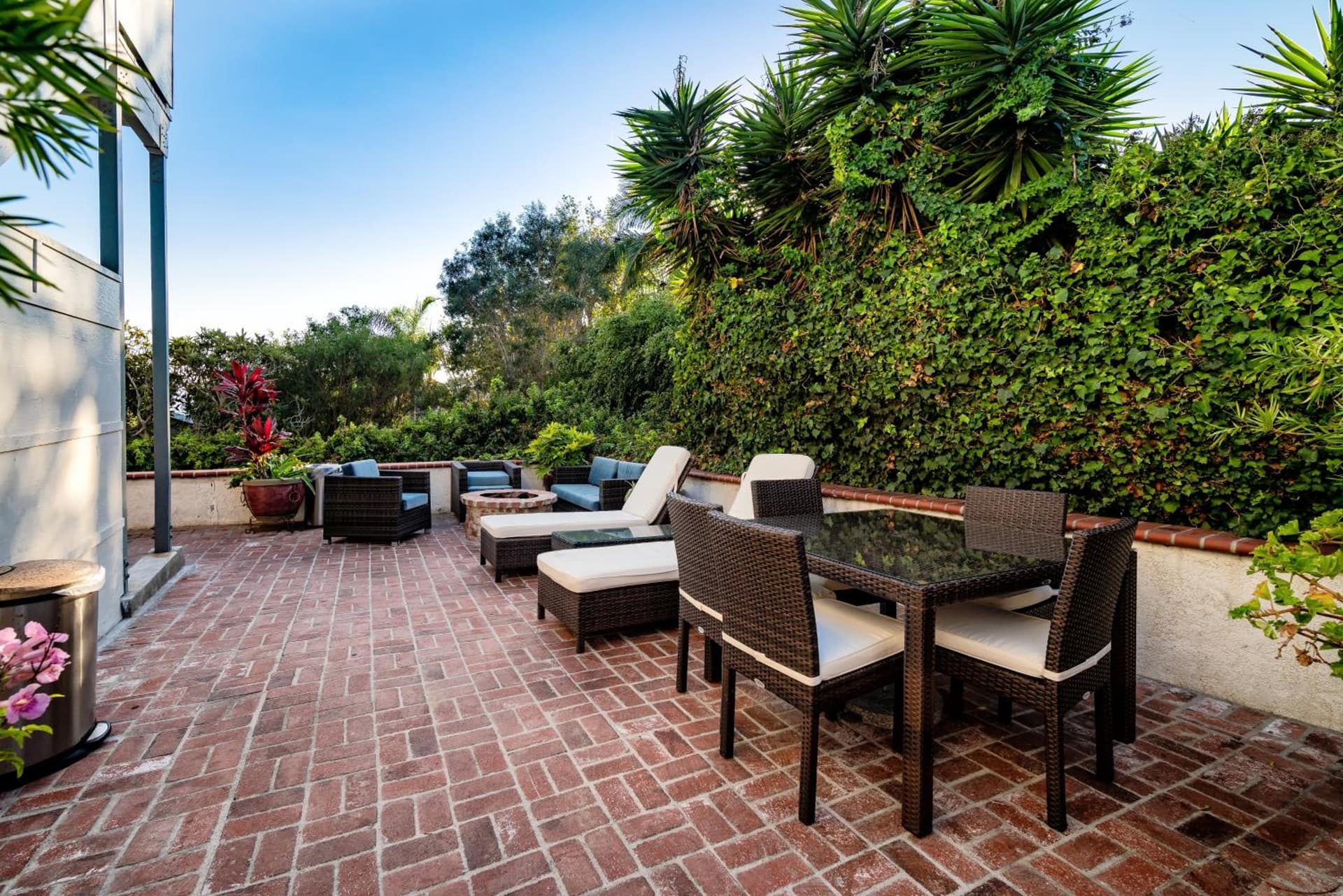 Crescent Bay Inn property views in Laguna Beach, CA — gallery photo 3