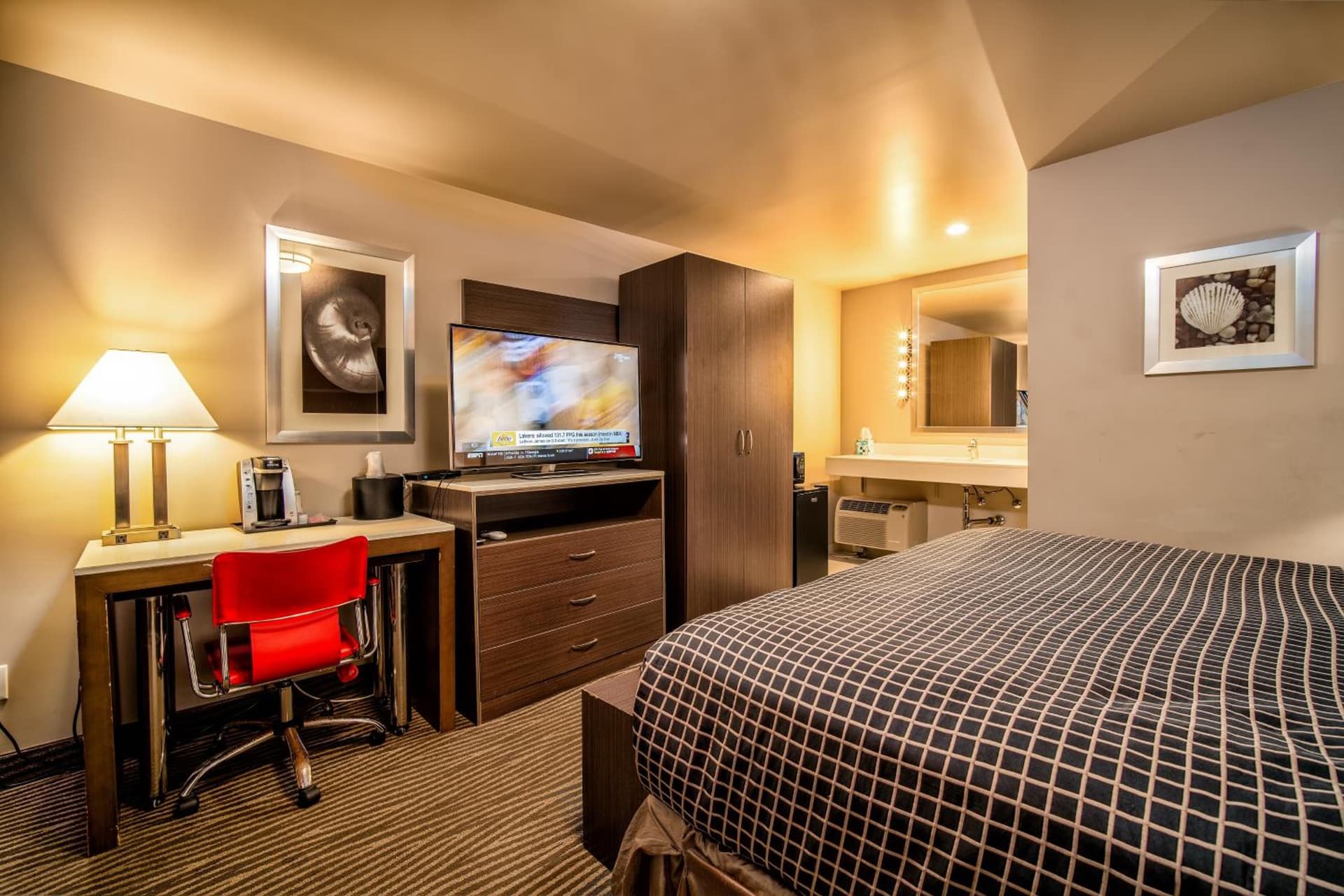 Crescent Bay Inn gallery photo in Laguna Beach, CA — image 6