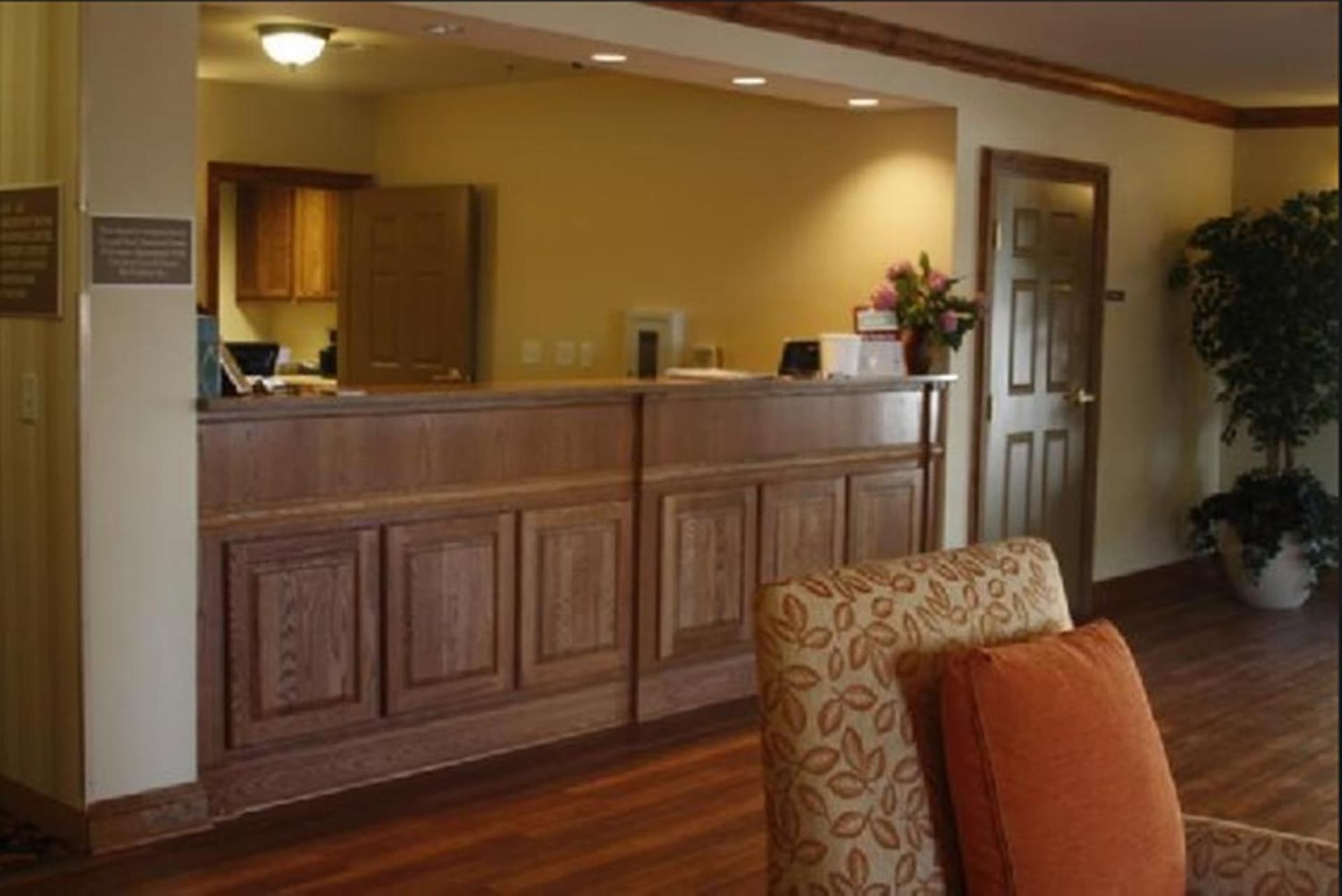 Country Inn & Suites by Radisson, Saraland, AL interior in Saraland, AL — gallery photo 2