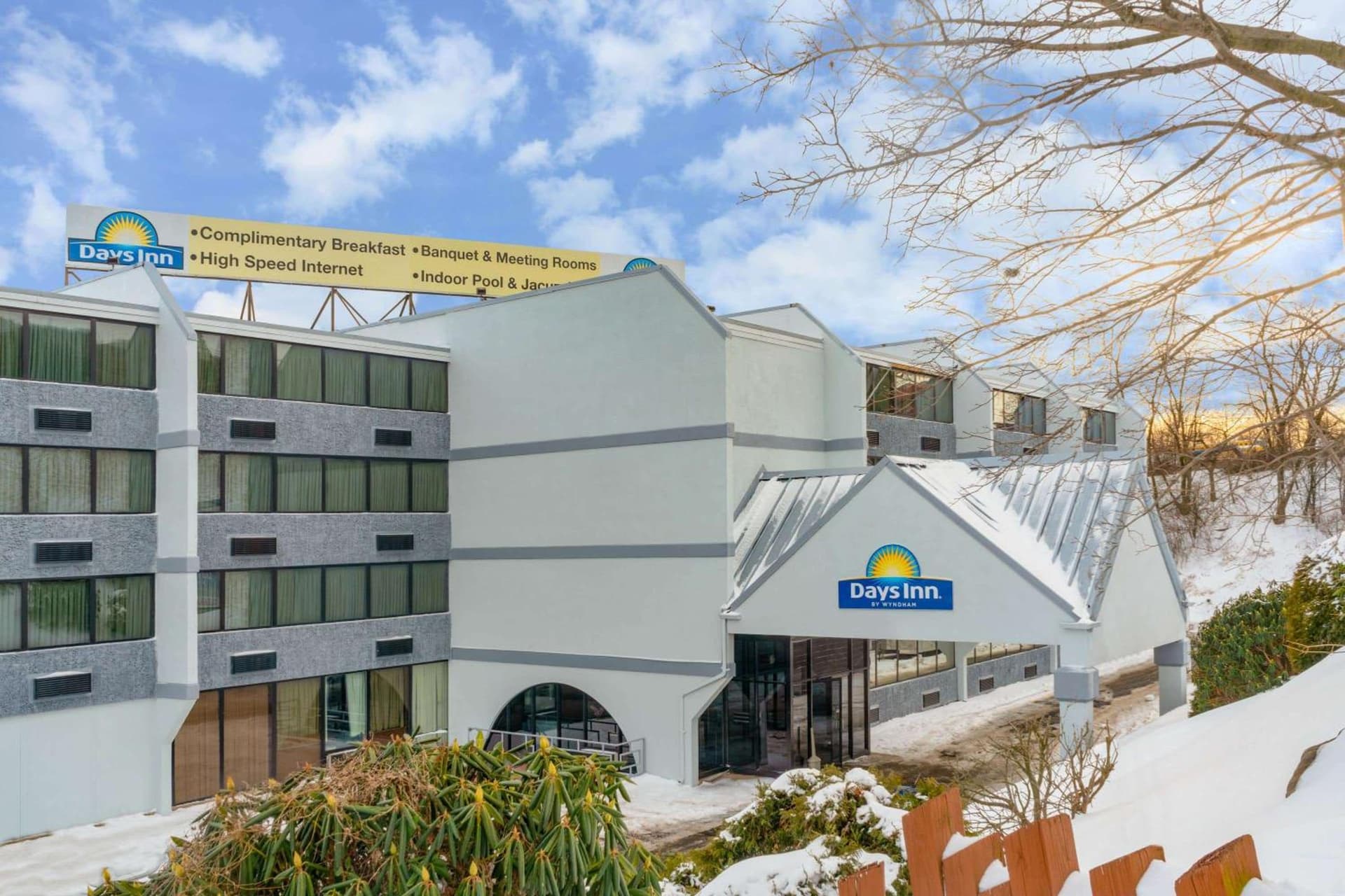 Days Inn by Wyndham Scranton PA interior in Dickson City, PA — gallery photo 2