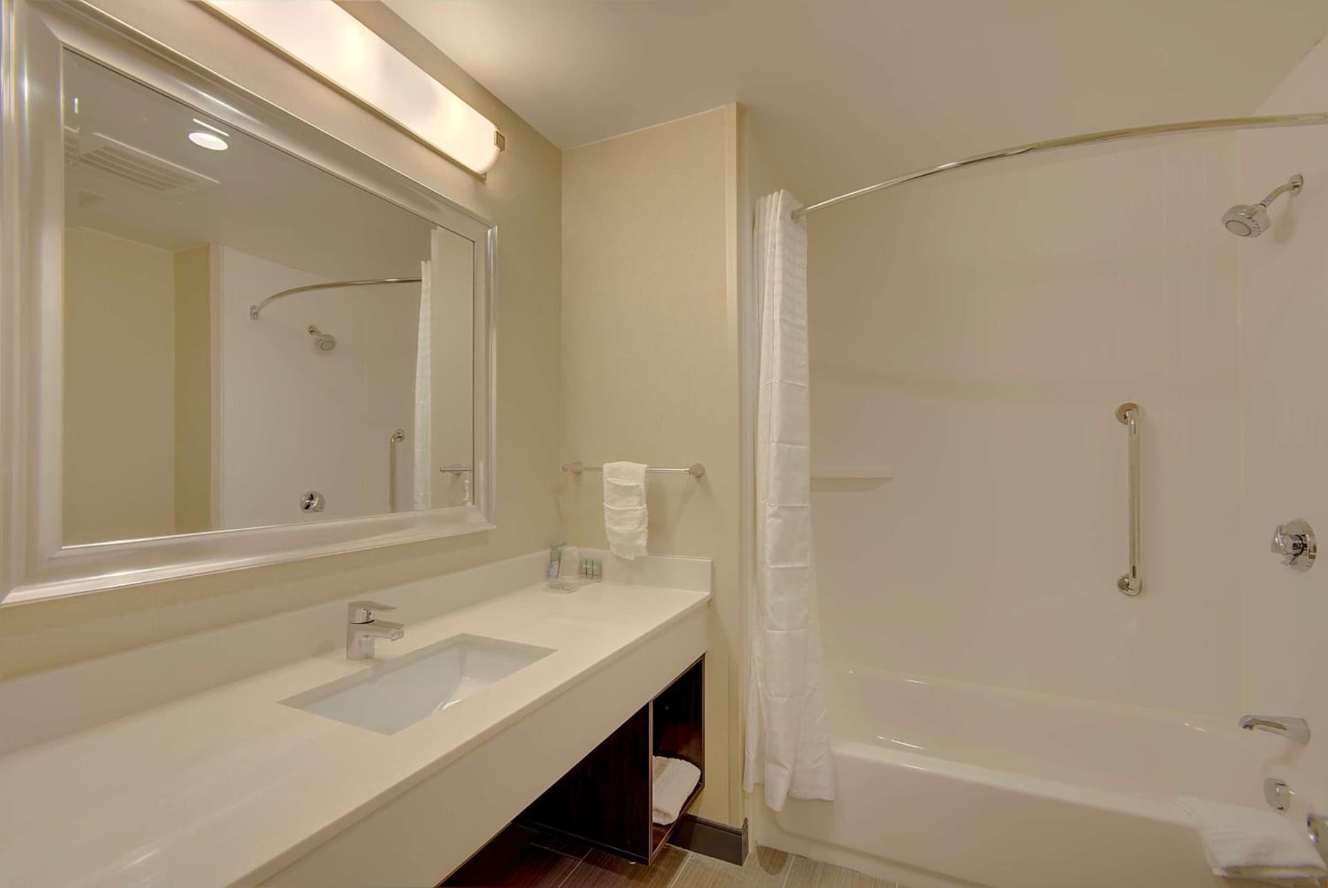 Best Western Hampshire Inn & Suites gallery photo in Seabrook, NH — image 12
