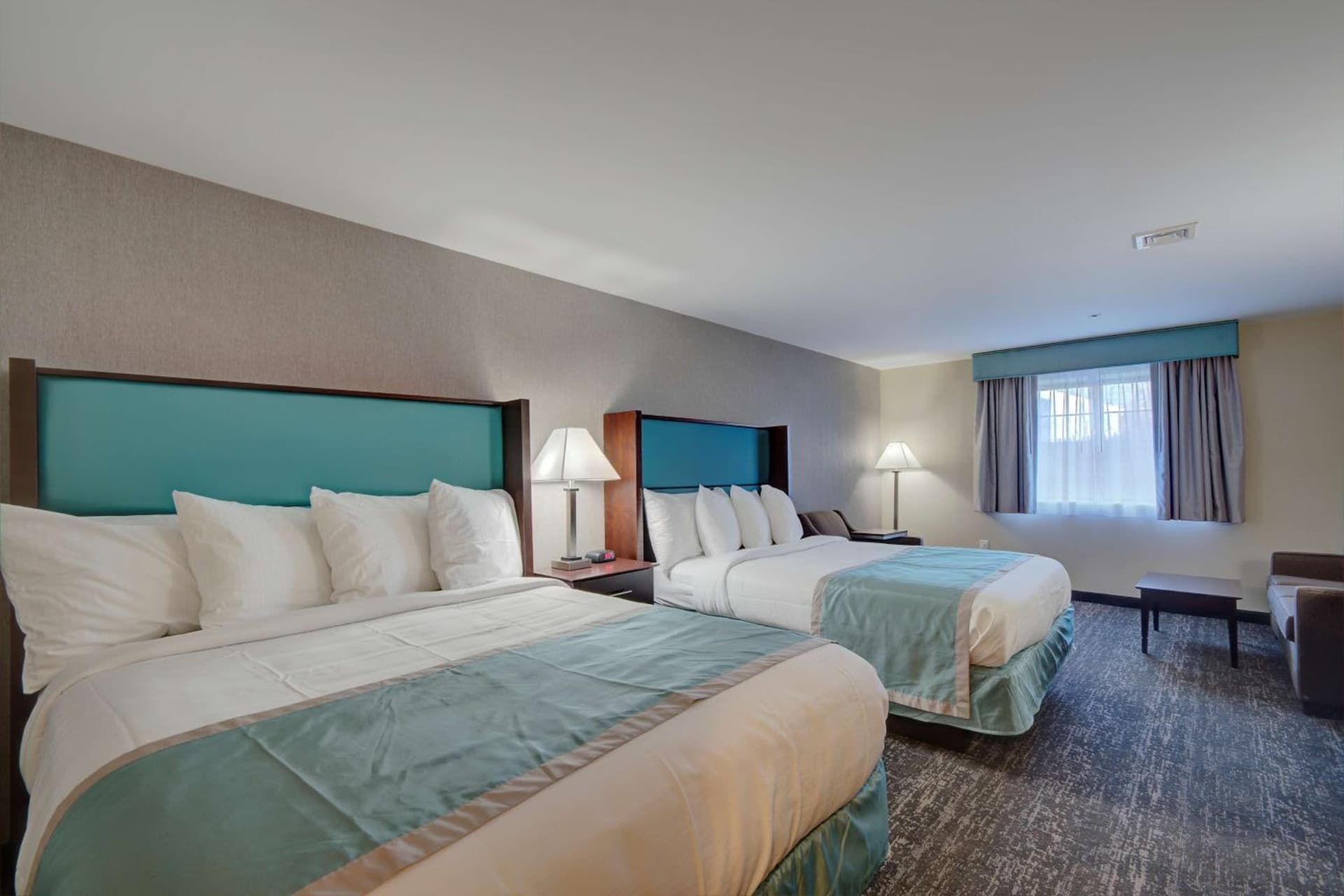 Best Western Hampshire Inn & Suites interior in Seabrook, NH — gallery photo 2