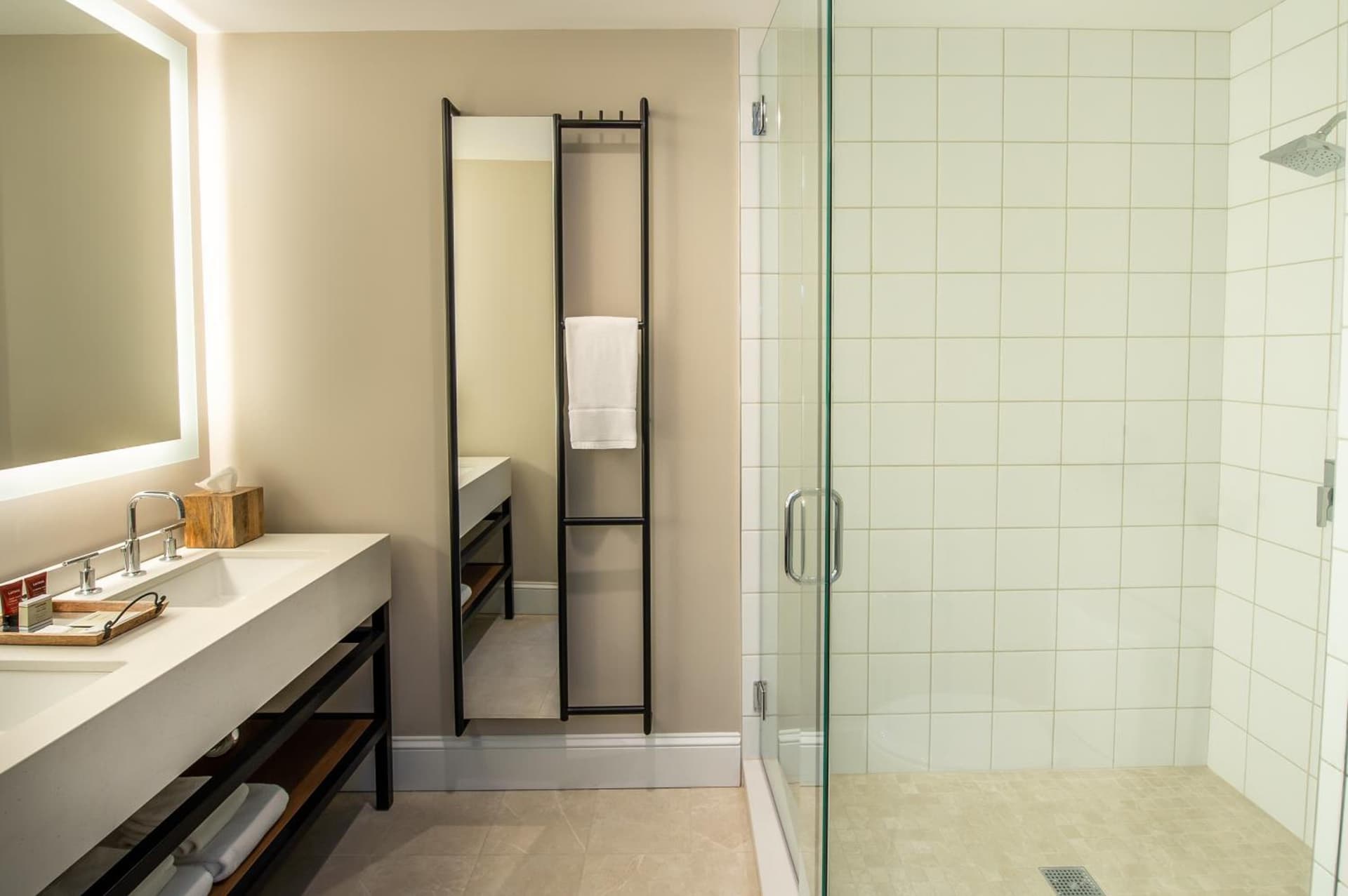 Hotel E gallery photo in Santa Rosa, CA — image 17