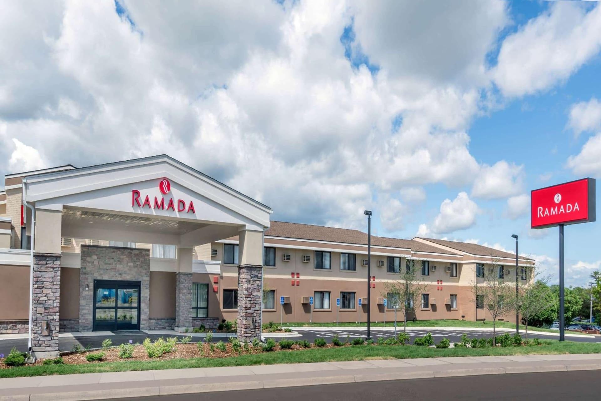 Ramada by Wyndham Minneapolis Golden Valley featured exterior or lobby in Minneapolis, MN — similar hotel