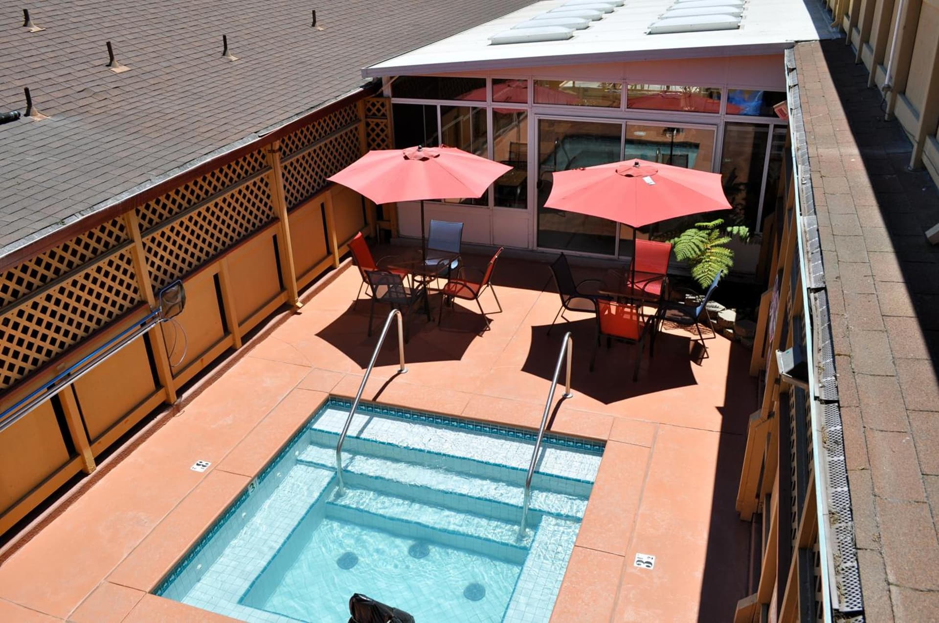 Howard Johnson by Wyndham Santa Cruz gallery photo in Santa Cruz, CA — image 64