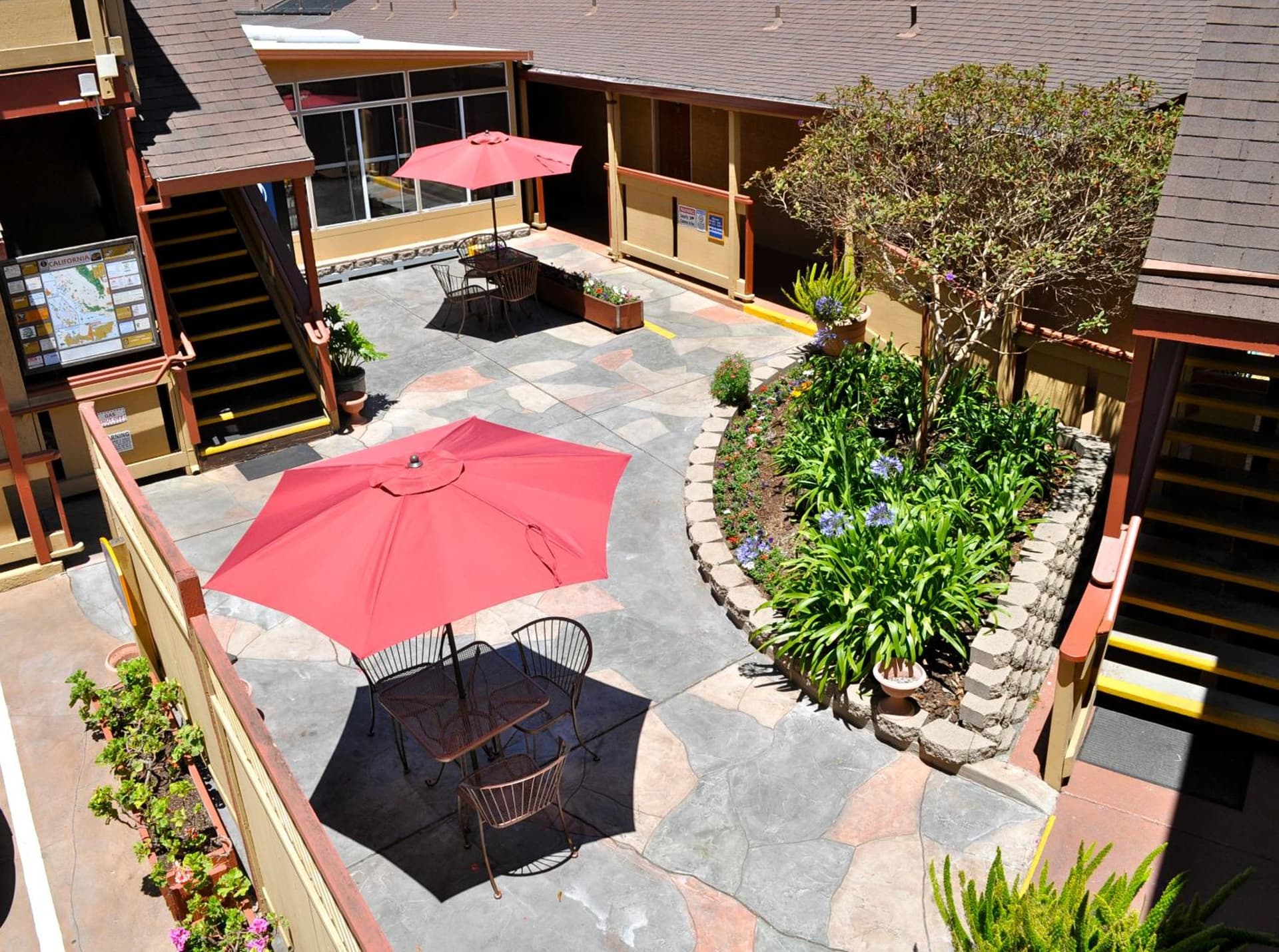 Howard Johnson by Wyndham Santa Cruz gallery photo in Santa Cruz, CA — image 46