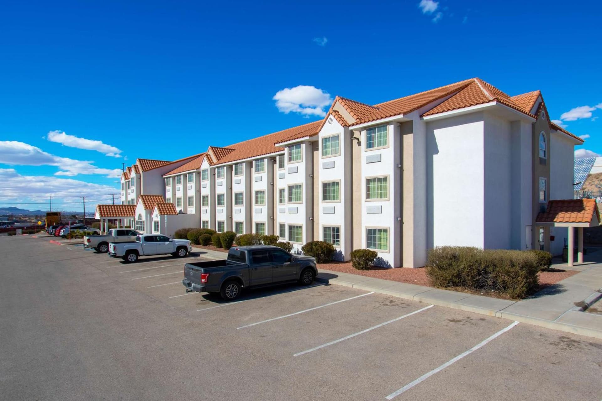 Motel 6-El Paso, TX - Southeast gallery photo in El Paso, TX — image 14
