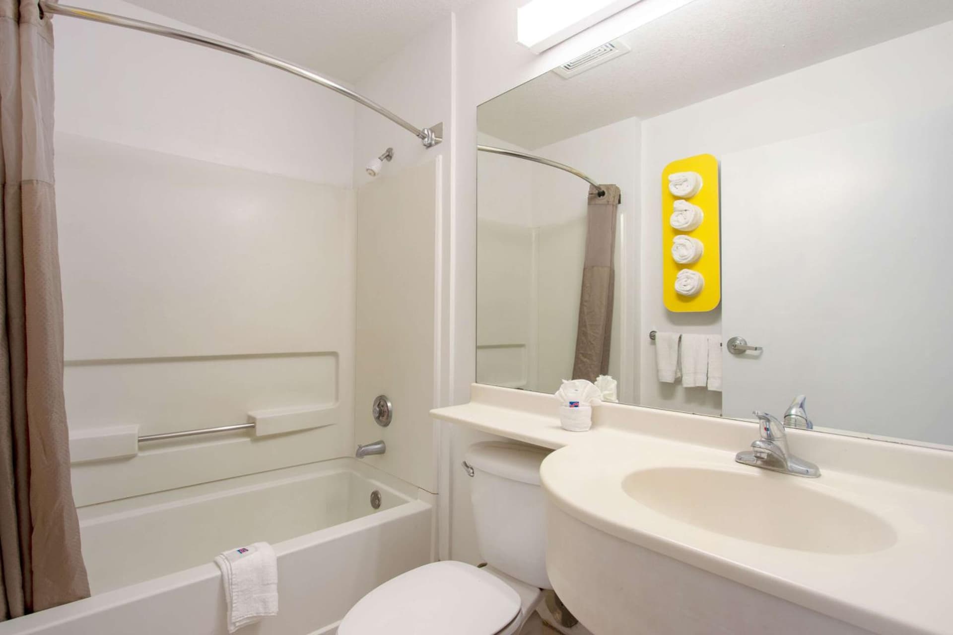 Motel 6-El Paso, TX - Southeast gallery photo in El Paso, TX — image 25