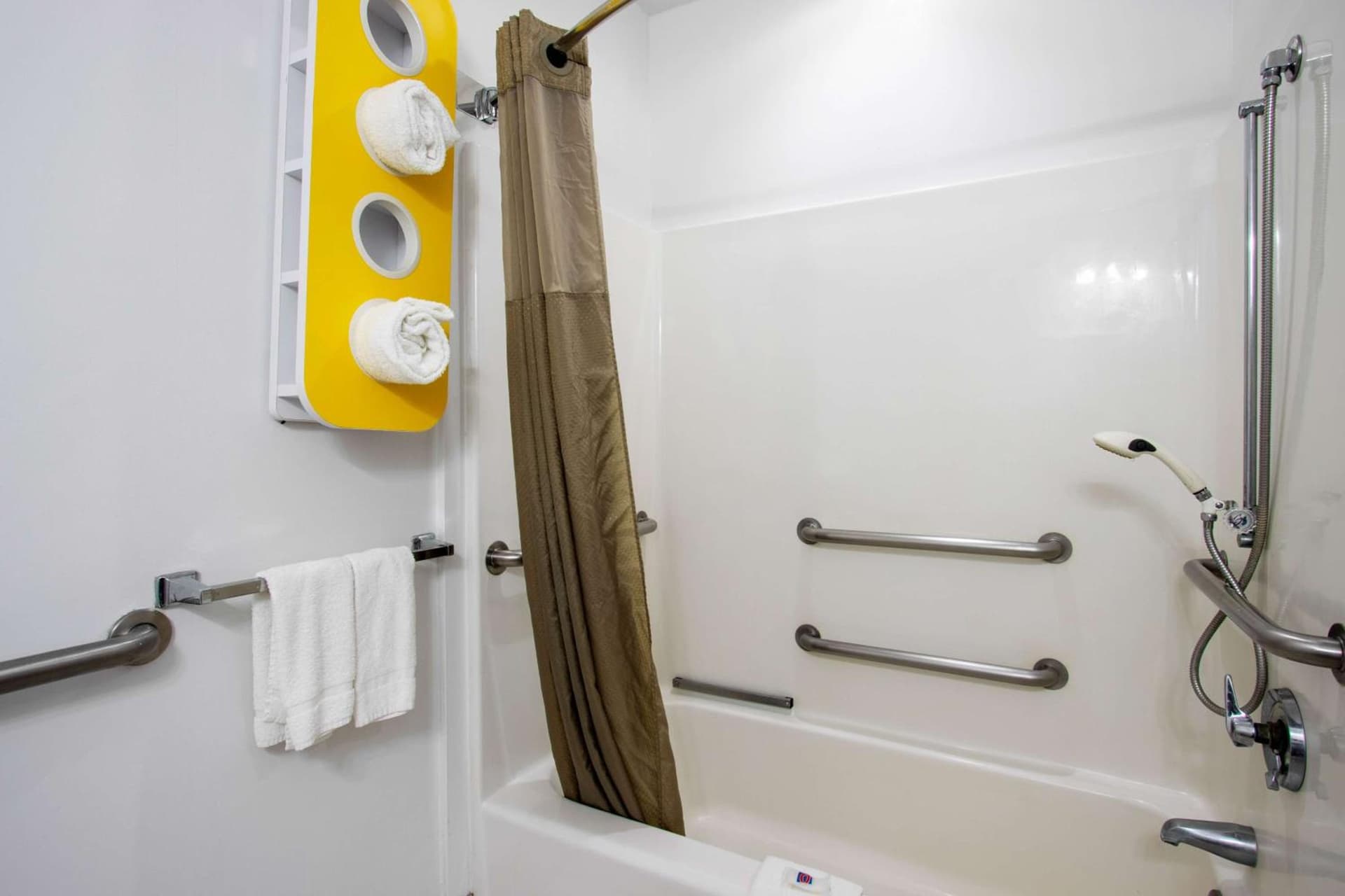 Motel 6-El Paso, TX - Southeast interior in El Paso, TX — gallery photo 2