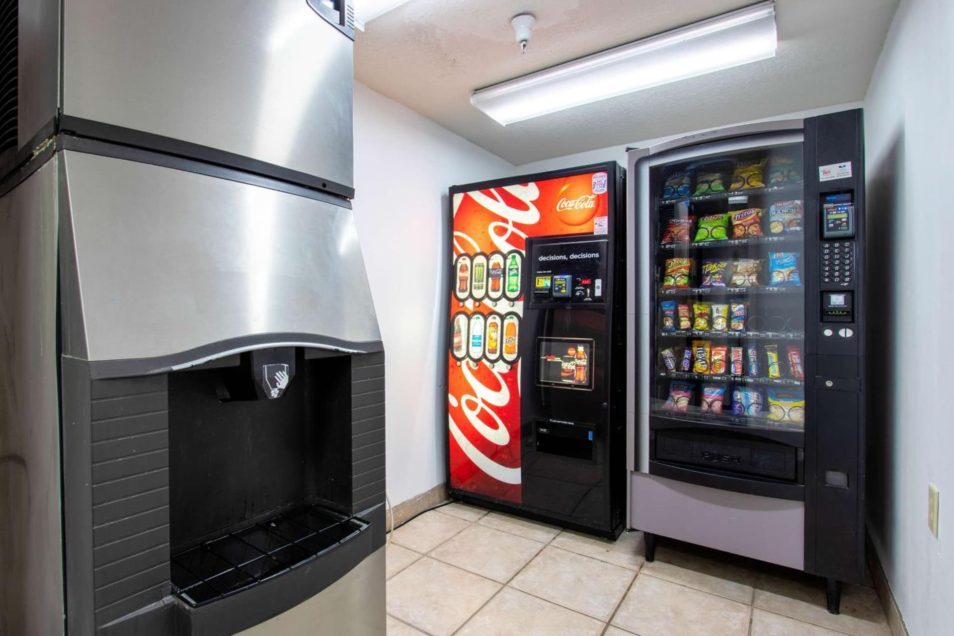 Motel 6-El Paso, TX - Southeast gallery photo in El Paso, TX — image 16