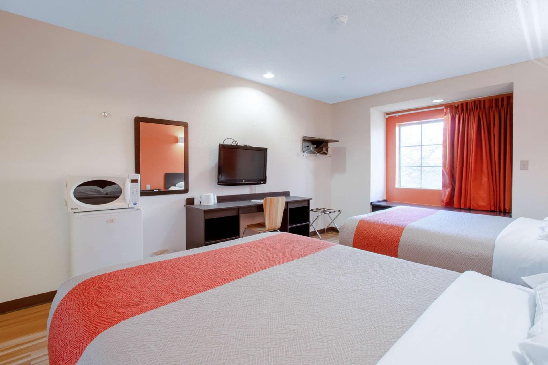 Motel 6-El Paso, TX - Southeast gallery photo in El Paso, TX — image 39