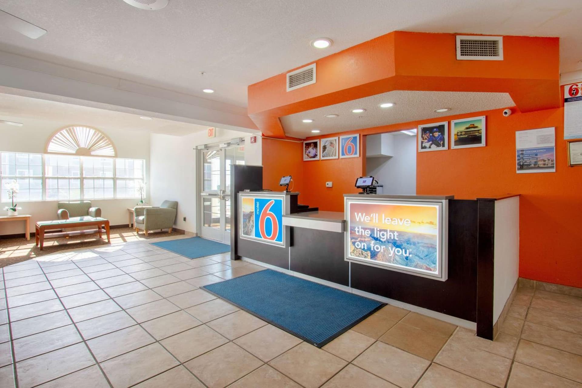 Motel 6-El Paso, TX - Southeast gallery photo in El Paso, TX — image 17