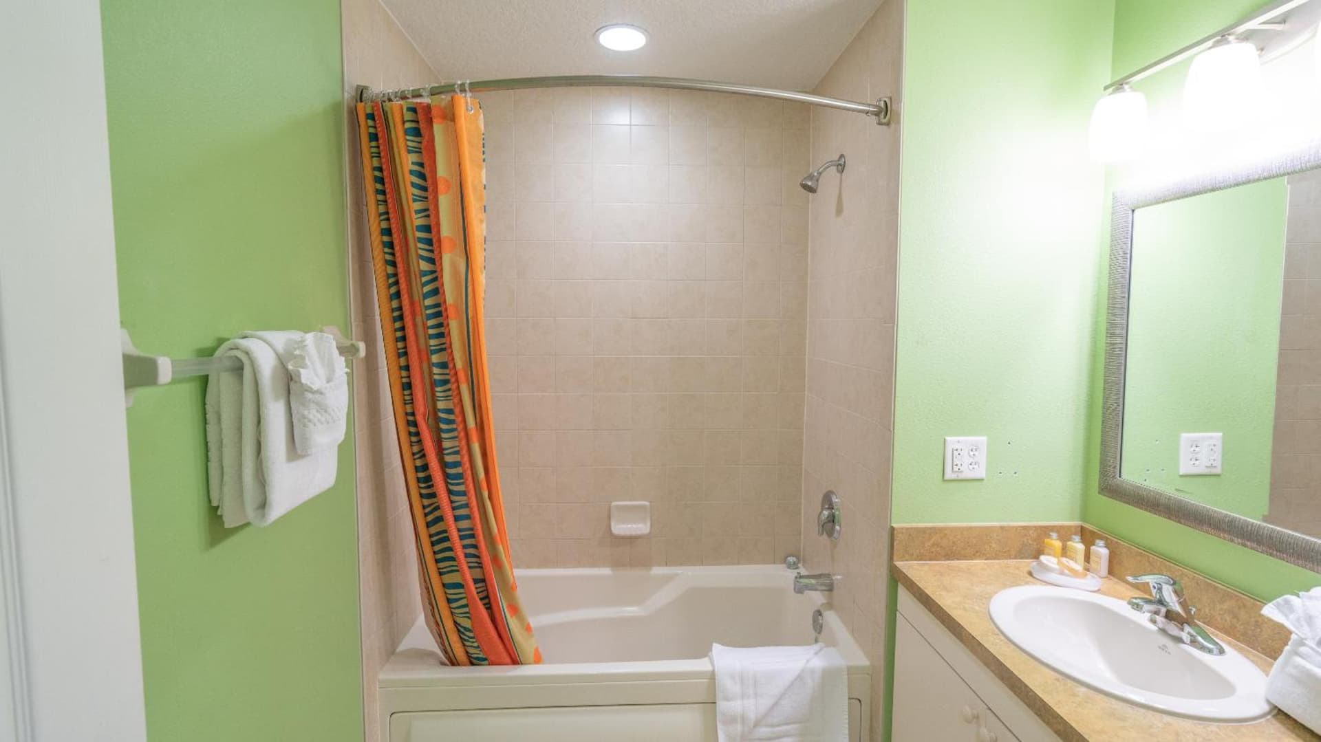 Barefoot Suites gallery photo in Kissimmee, FL — image 49
