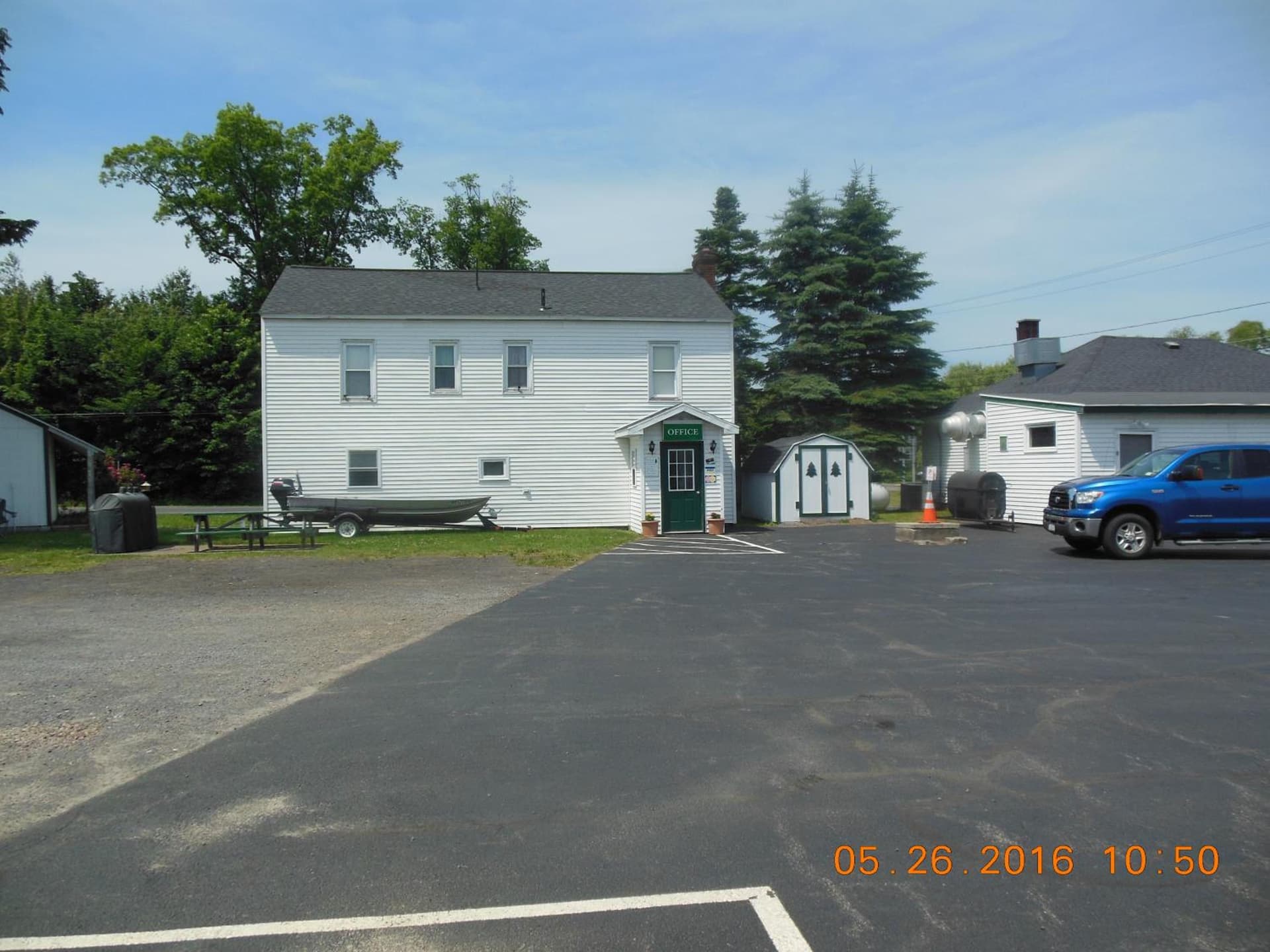 Evergreen Motel property views in Oswego, NY — gallery photo 3