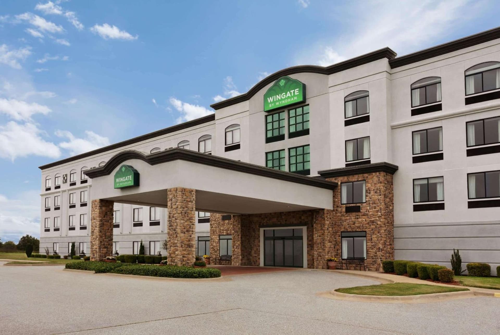 Wingate by Wyndham Bentonville interior in Bentonville, AR — gallery photo 2