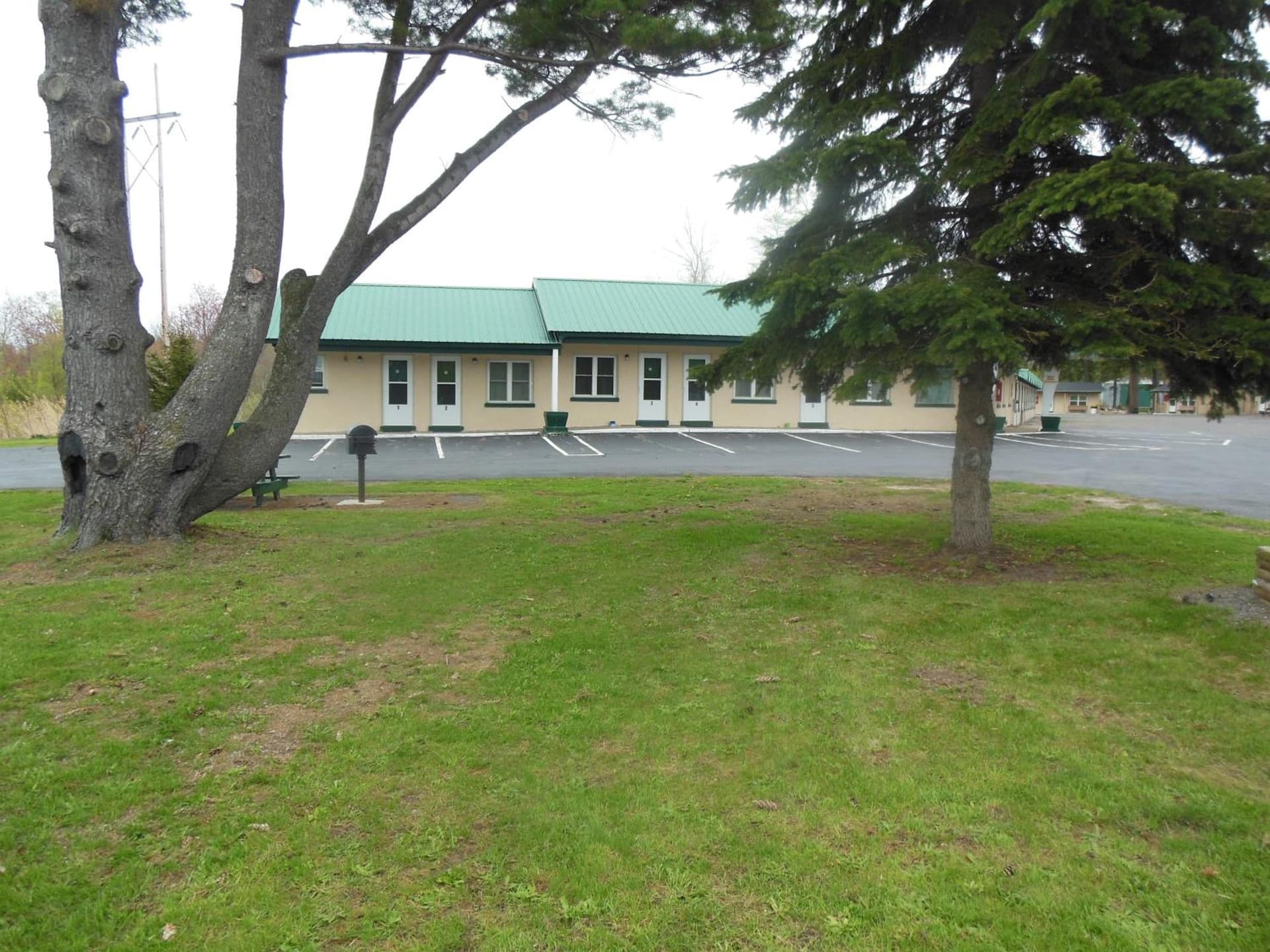 Evergreen Motel — hotel in Oswego, New York