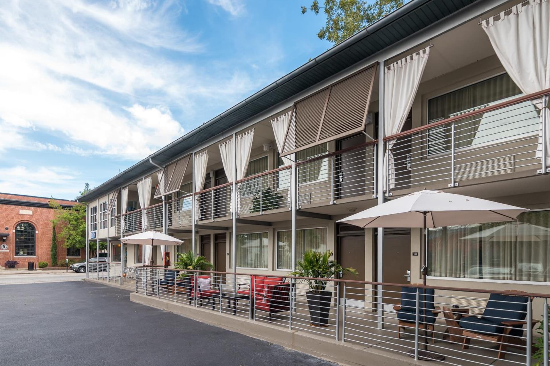 City Loft Hotel interior in Beaufort, SC — gallery photo 2