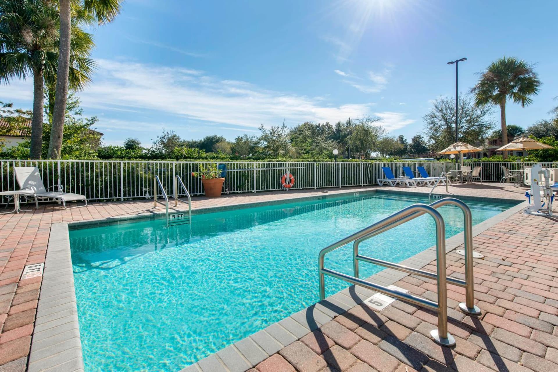 Comfort Inn & Suites Tavares North gallery photo in Tavares, FL — image 9