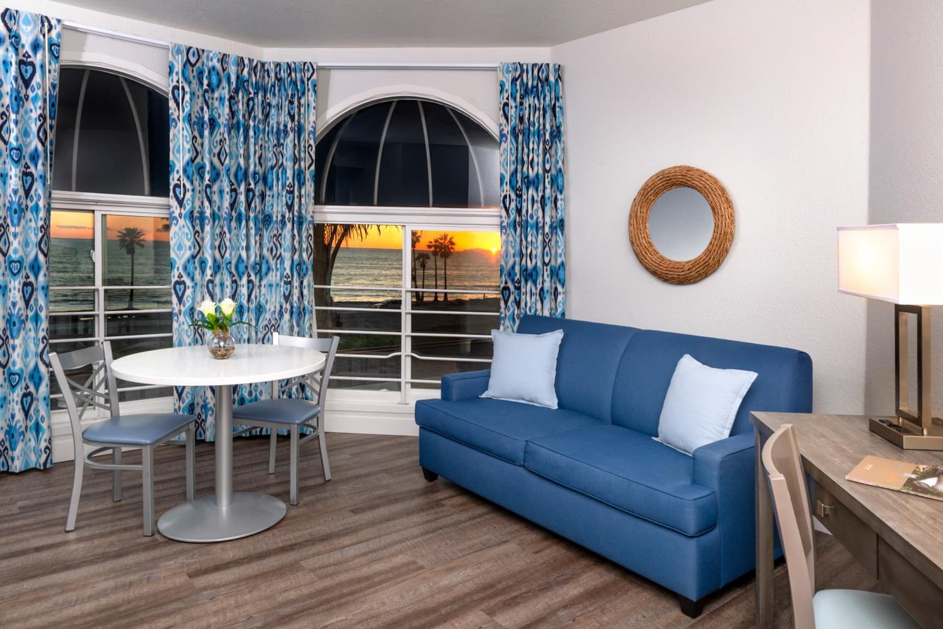 Beachfront Inn and Suites at Dana Point interior in Capistrano Beach, CA — gallery photo 2