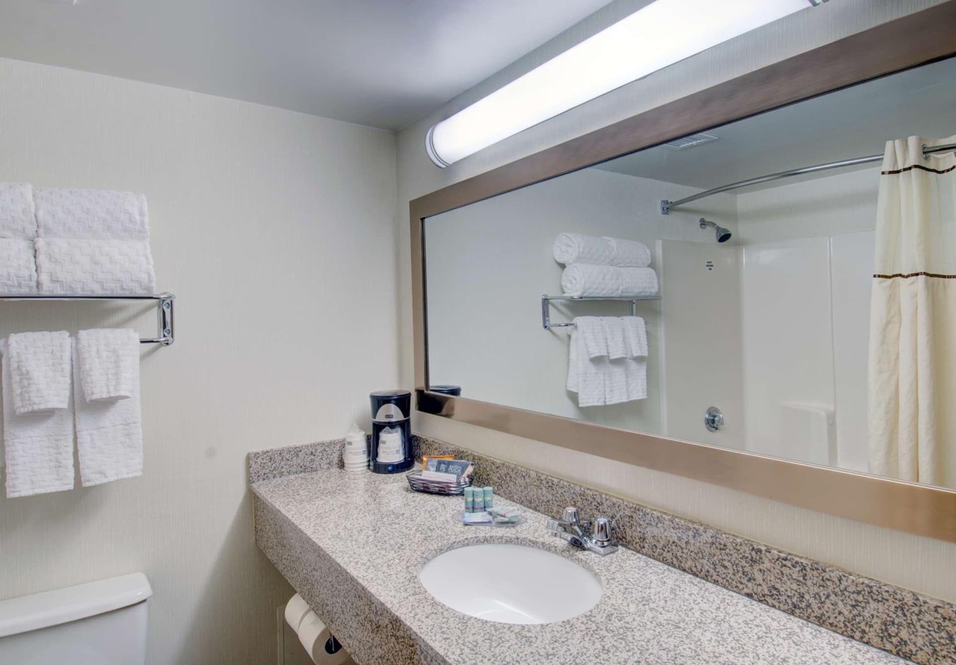 Best Western Royal Plaza Hotel and Trade Center gallery photo in Marlborough, MA — image 50
