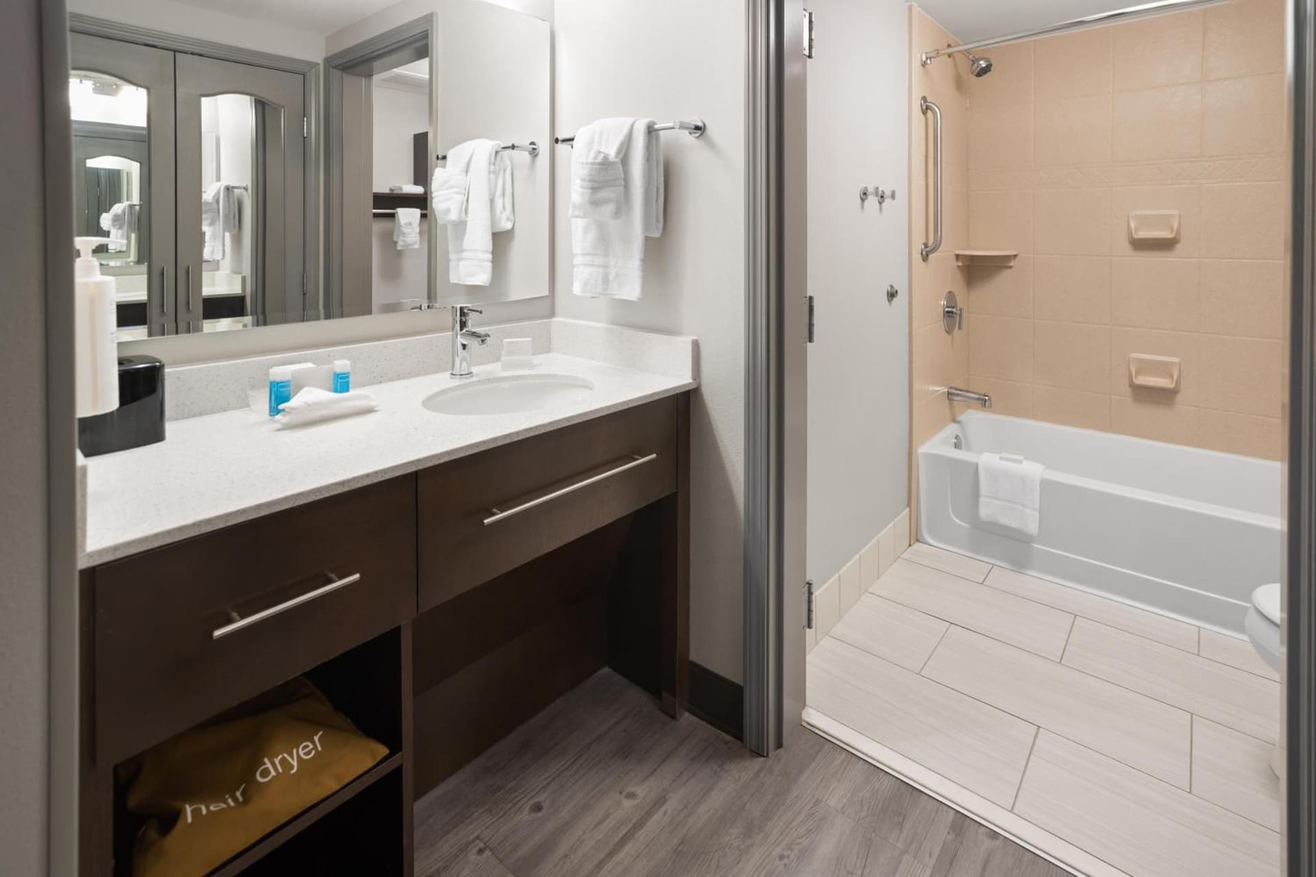Homewood Suites By Hilton Montgomery EastChase gallery photo in Mitylene, AL — image 14