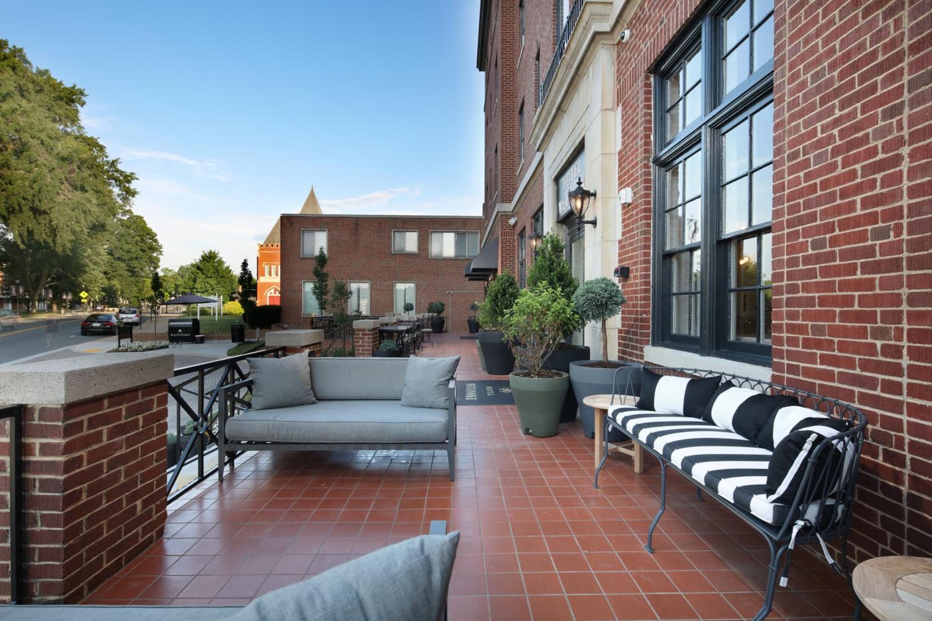 Hotel Weyanoke interior in Farmville, VA — gallery photo 2