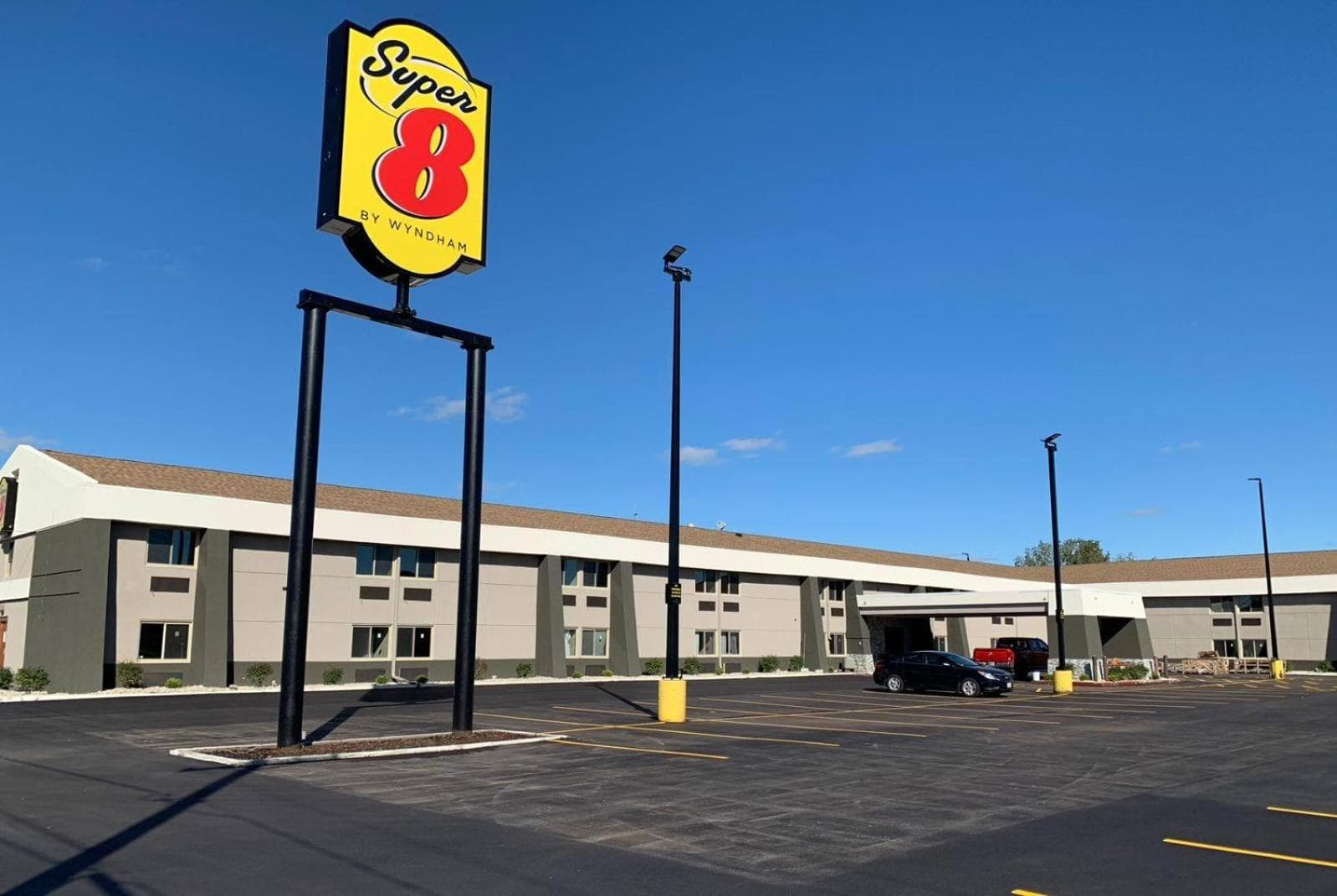 Super 8 by Wyndham South Holland featured exterior or lobby in South Holland, IL — similar hotel