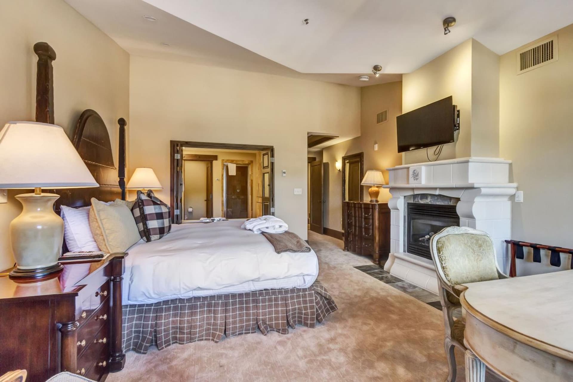 The Chateaux Deer Valley gallery photo in Park City, UT — image 133