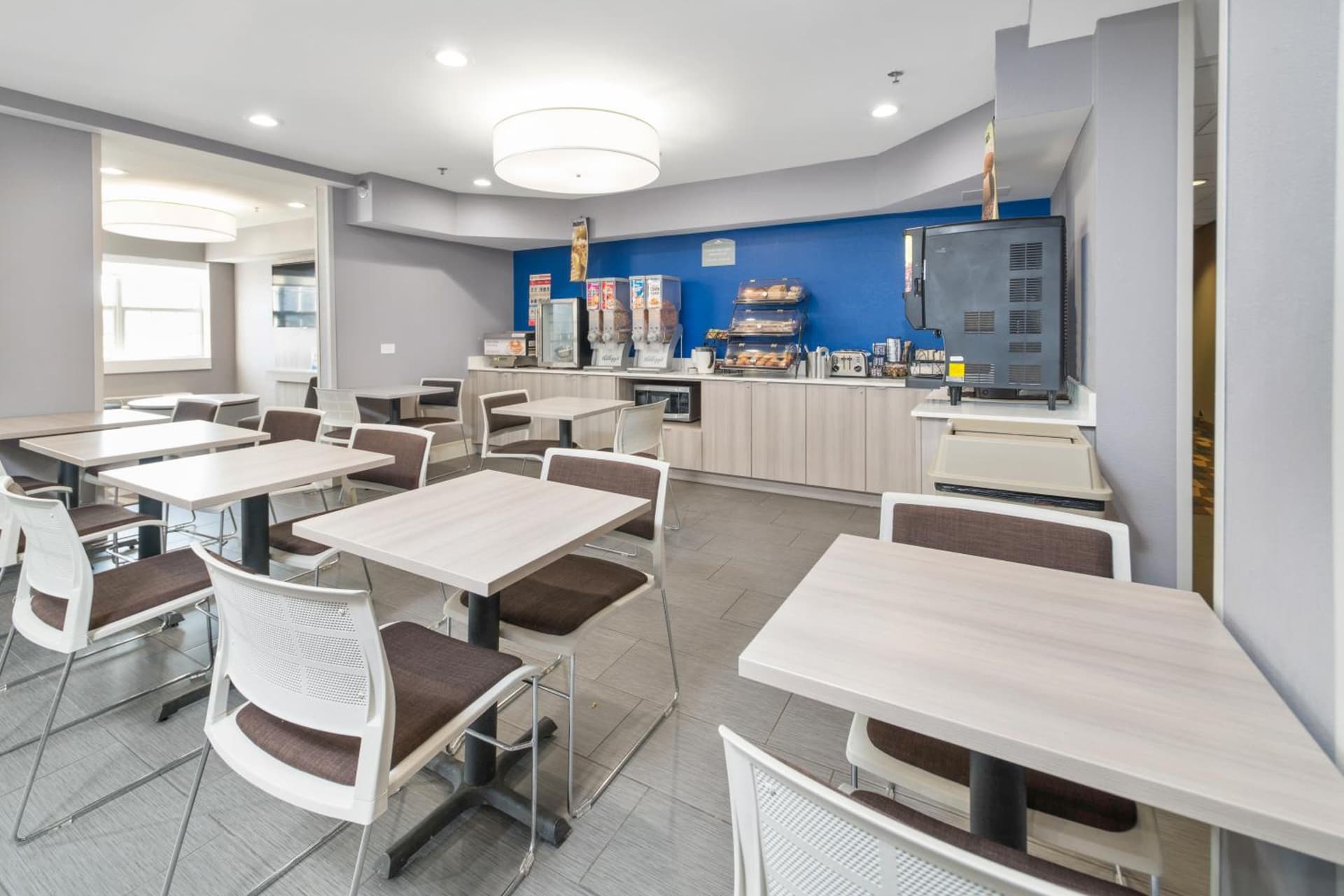 Microtel Inn & Suites by Wyndham Bethel/Danbury gallery photo in Bethel — image 17
