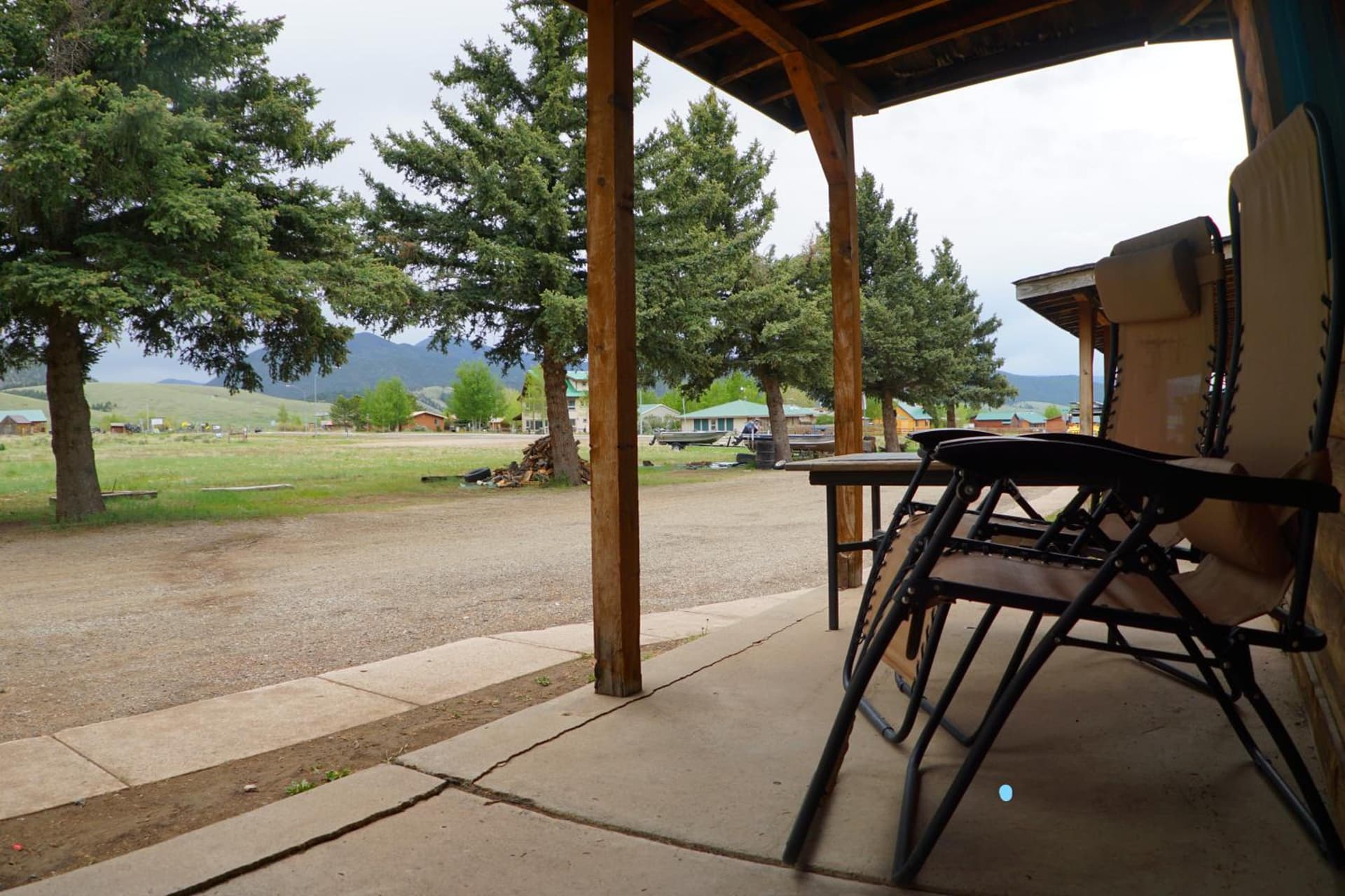 Eagle Nest Fly Shack & Lodge interior in Eagle Nest, NM — gallery photo 2