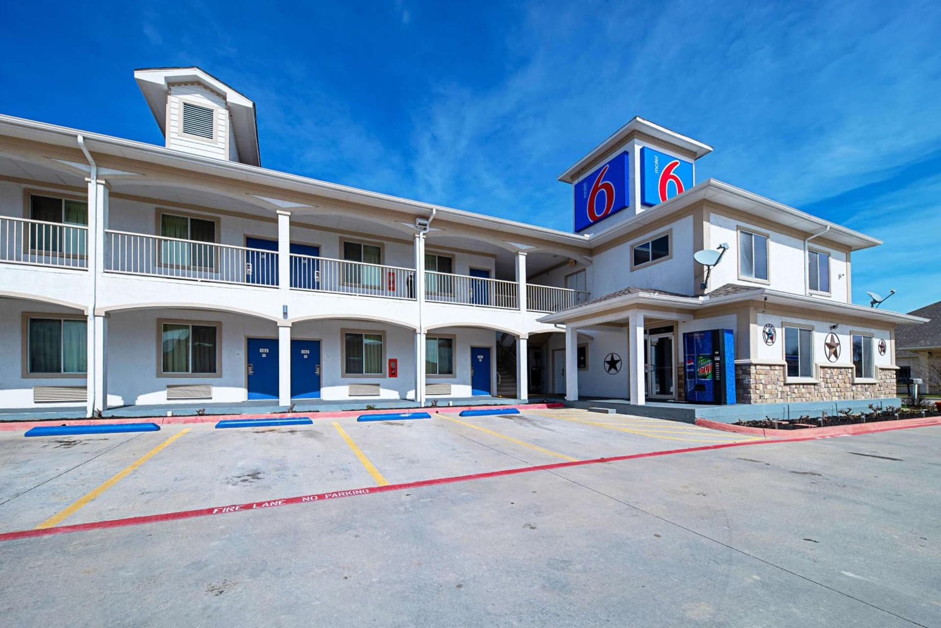 Motel 6-Rhome, TX interior in Rhome, TX — gallery photo 2