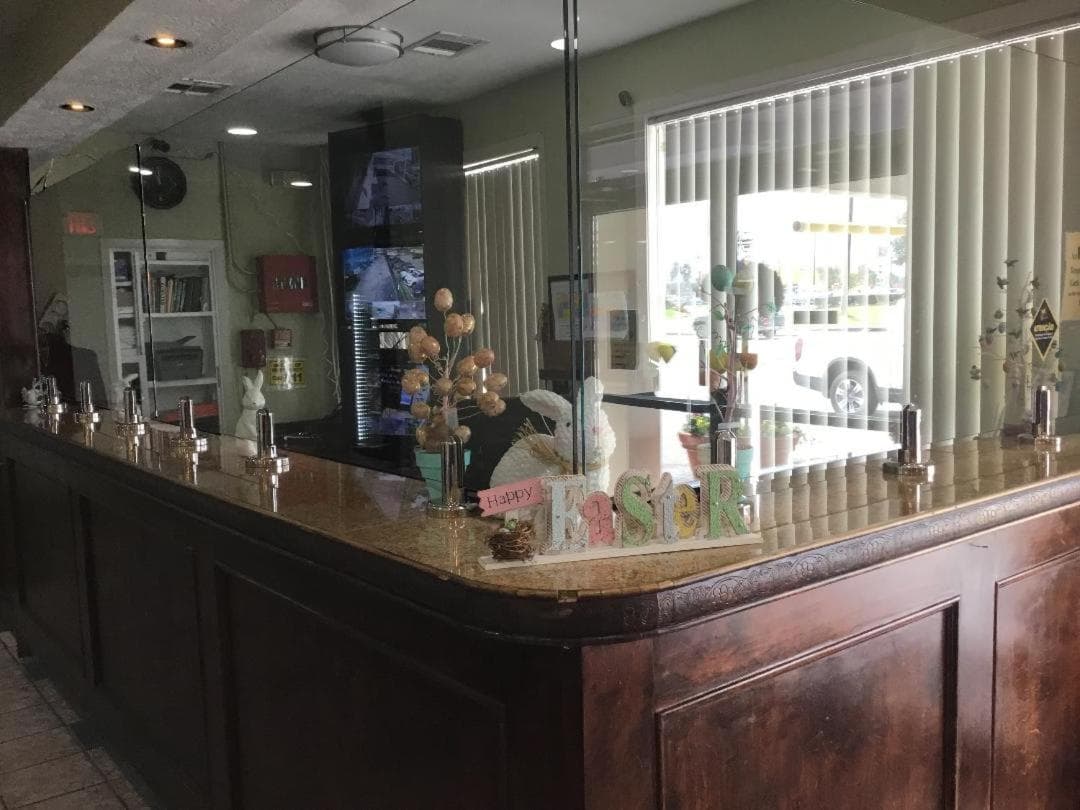 Houston Inn and Suites property views in Houston, TX — gallery photo 3