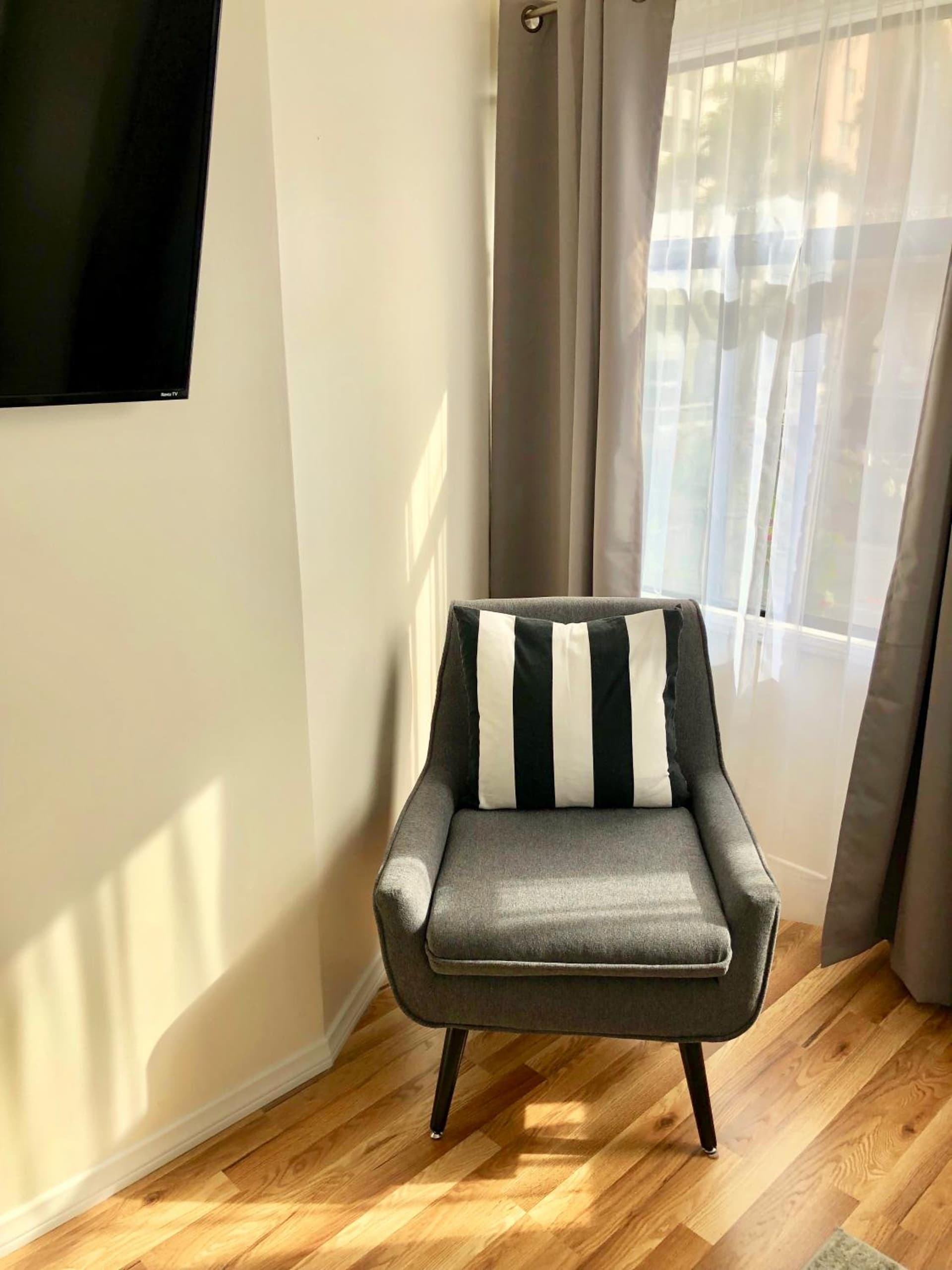 Hotel Royal gallery photo in Long Beach, CA — image 16