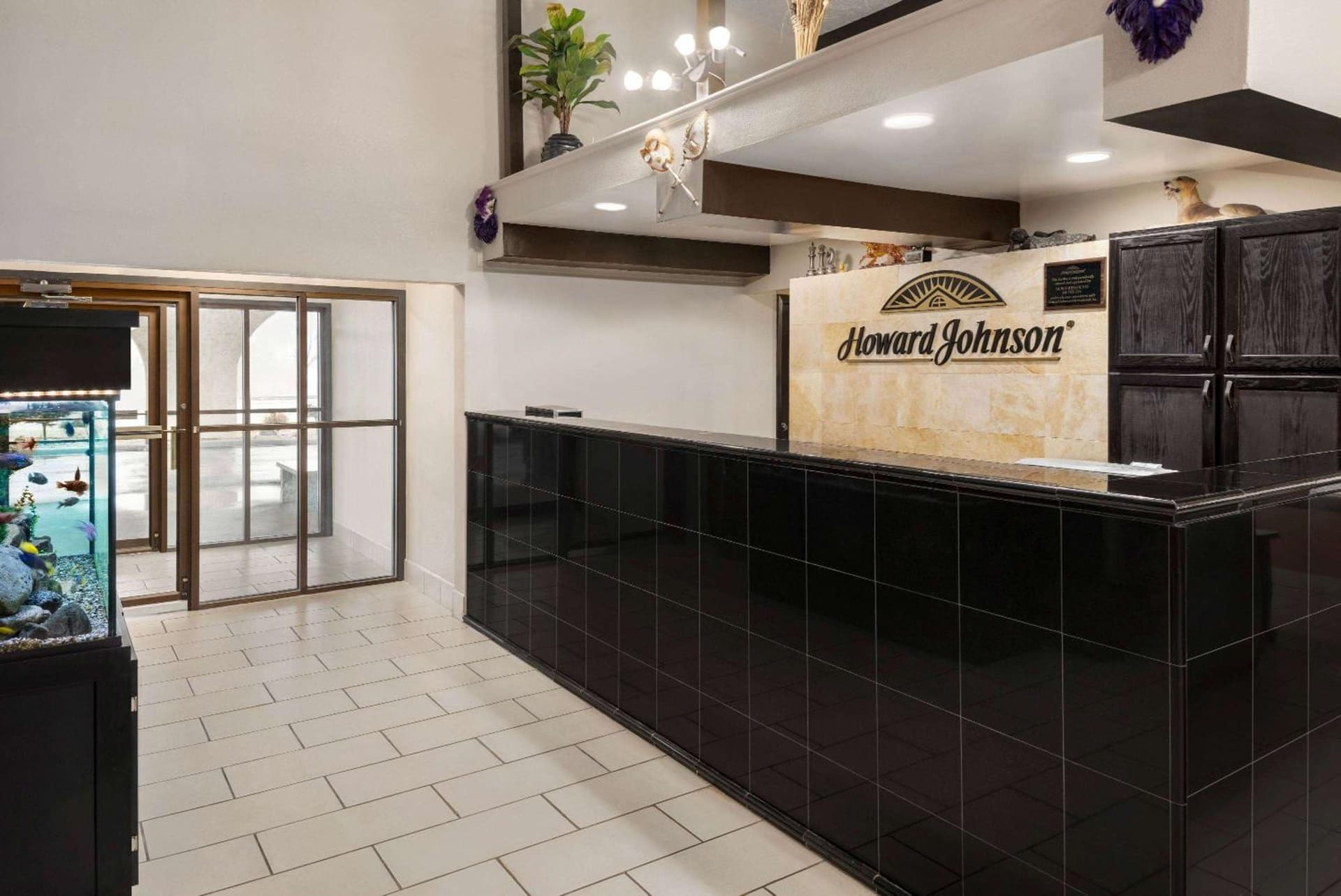 Howard Johnson by Wyndham Appleton interior in Appleton, WI — gallery photo 2