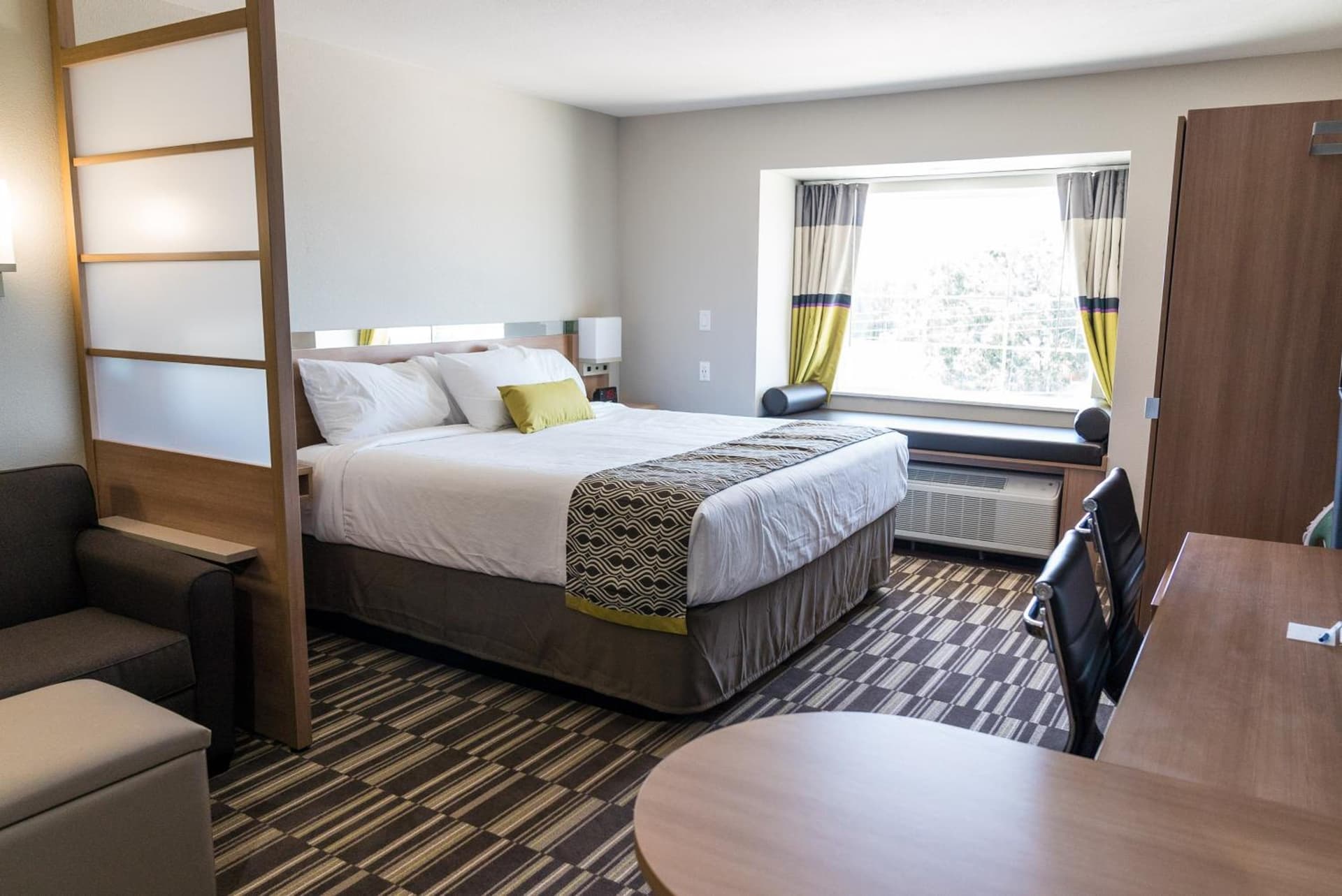Microtel Inn & Suites by Wyndham College Station gallery photo in College Station, TX — image 15