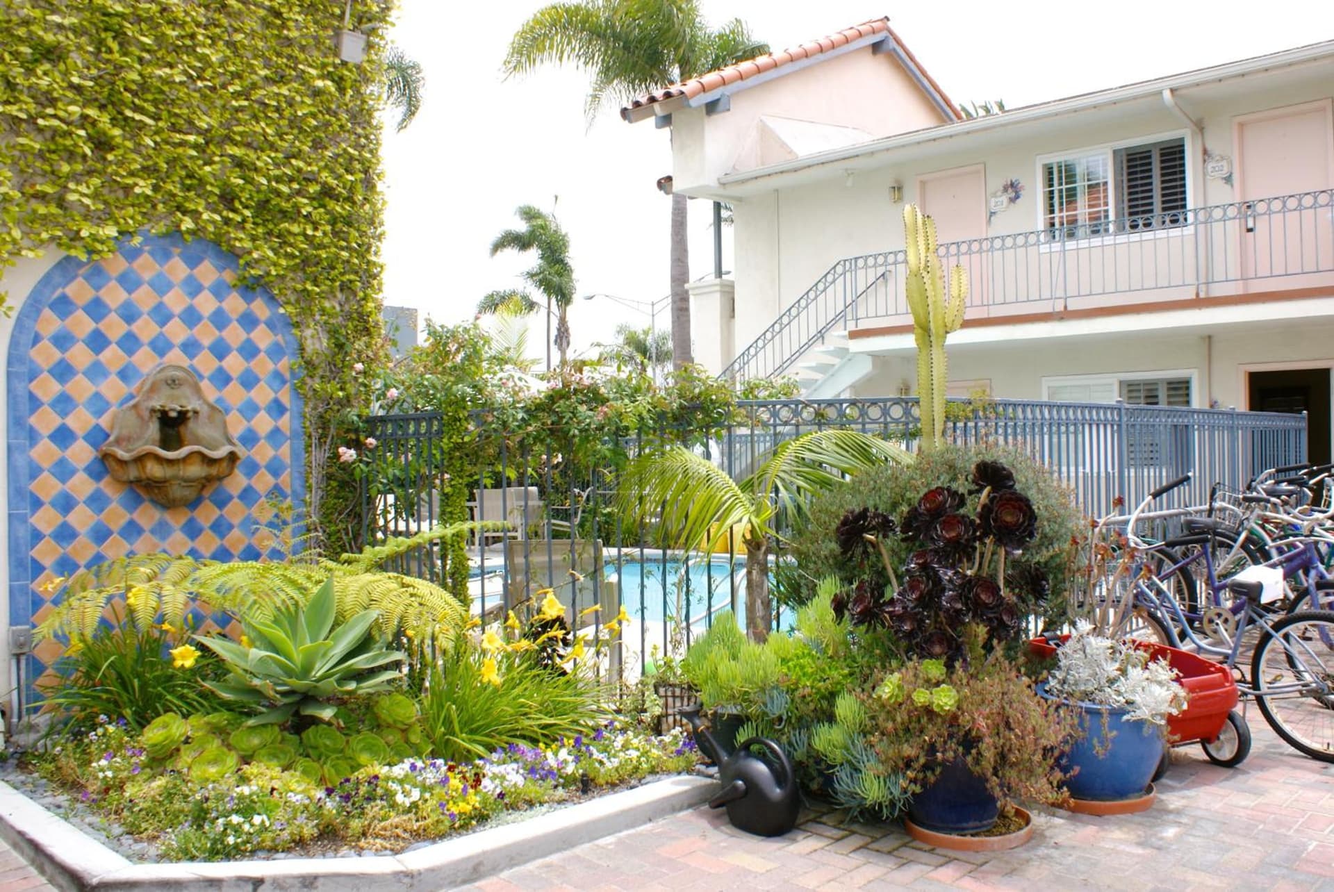 Crown City Inn Coronado property views in San Diego, CA — gallery photo 3