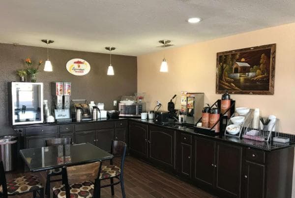 Super 8 by Wyndham Terrell gallery photo in Terrell, TX — image 14