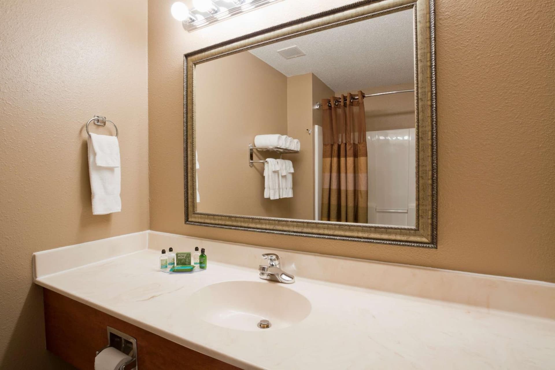 GrandStay Residential Suites Hotel - Eau Claire gallery photo in Eau Claire, WI — image 9