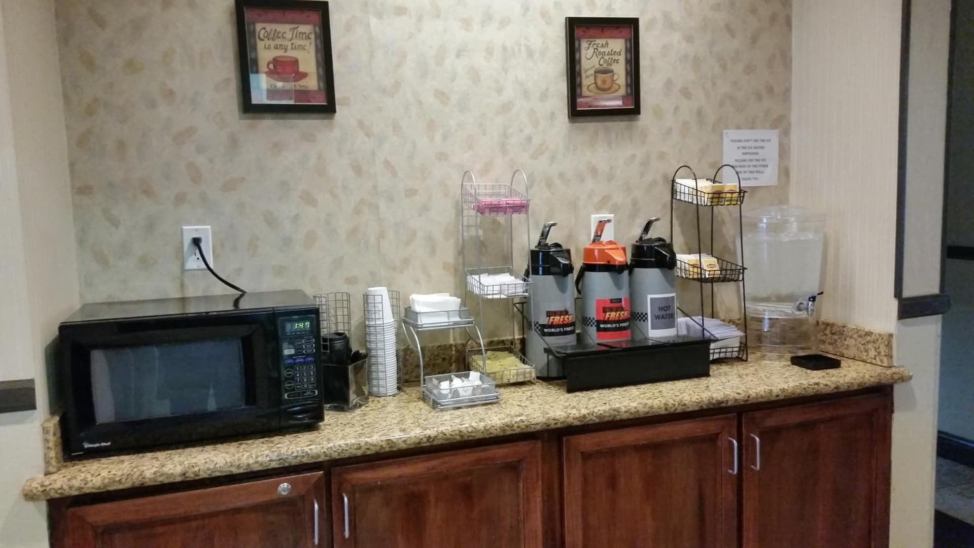 Days Inn & Suites by Wyndham Vancouver gallery photo in Vancouver, WA — image 16