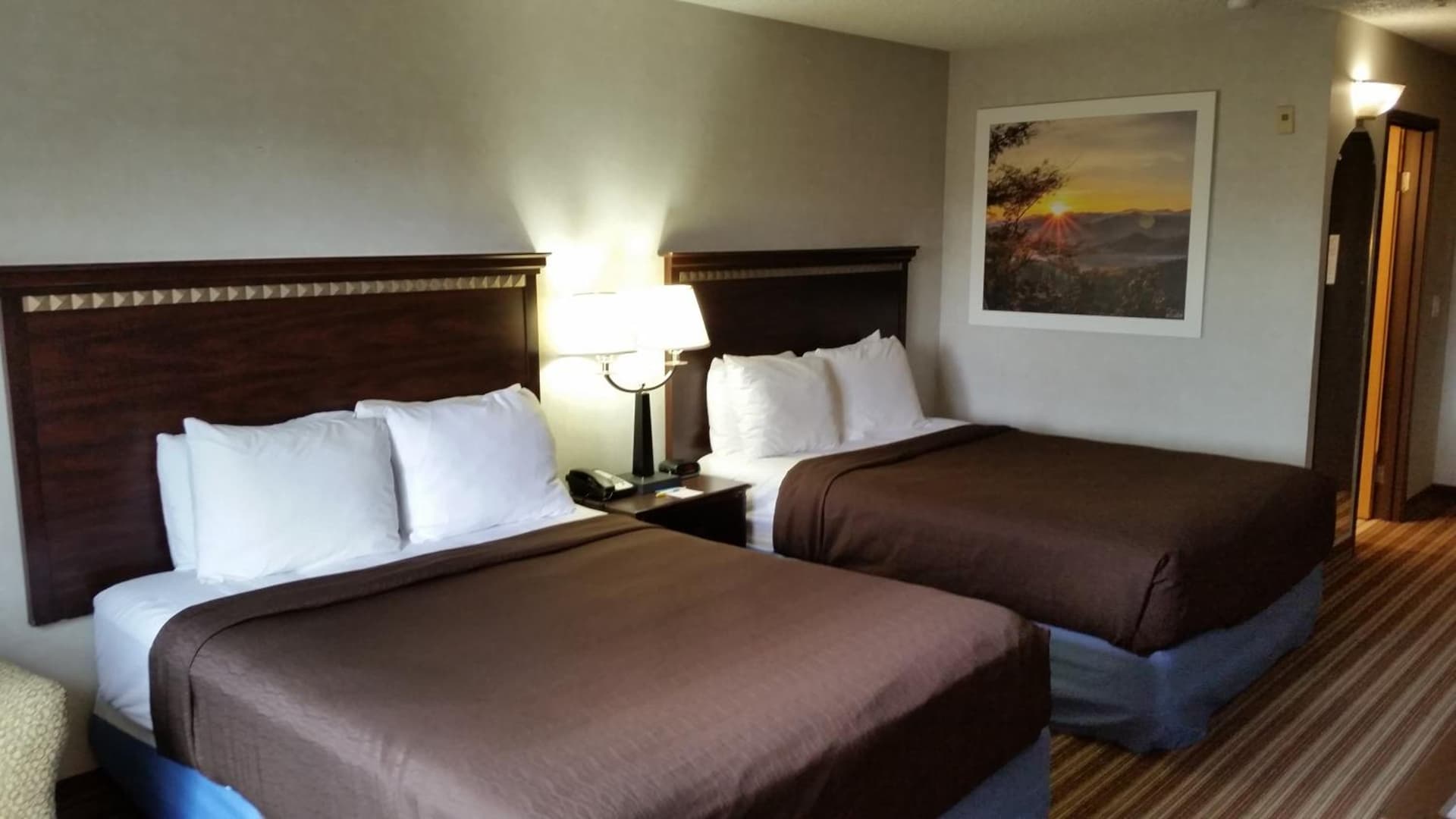 Days Inn & Suites by Wyndham Vancouver gallery photo in Vancouver, WA — image 12