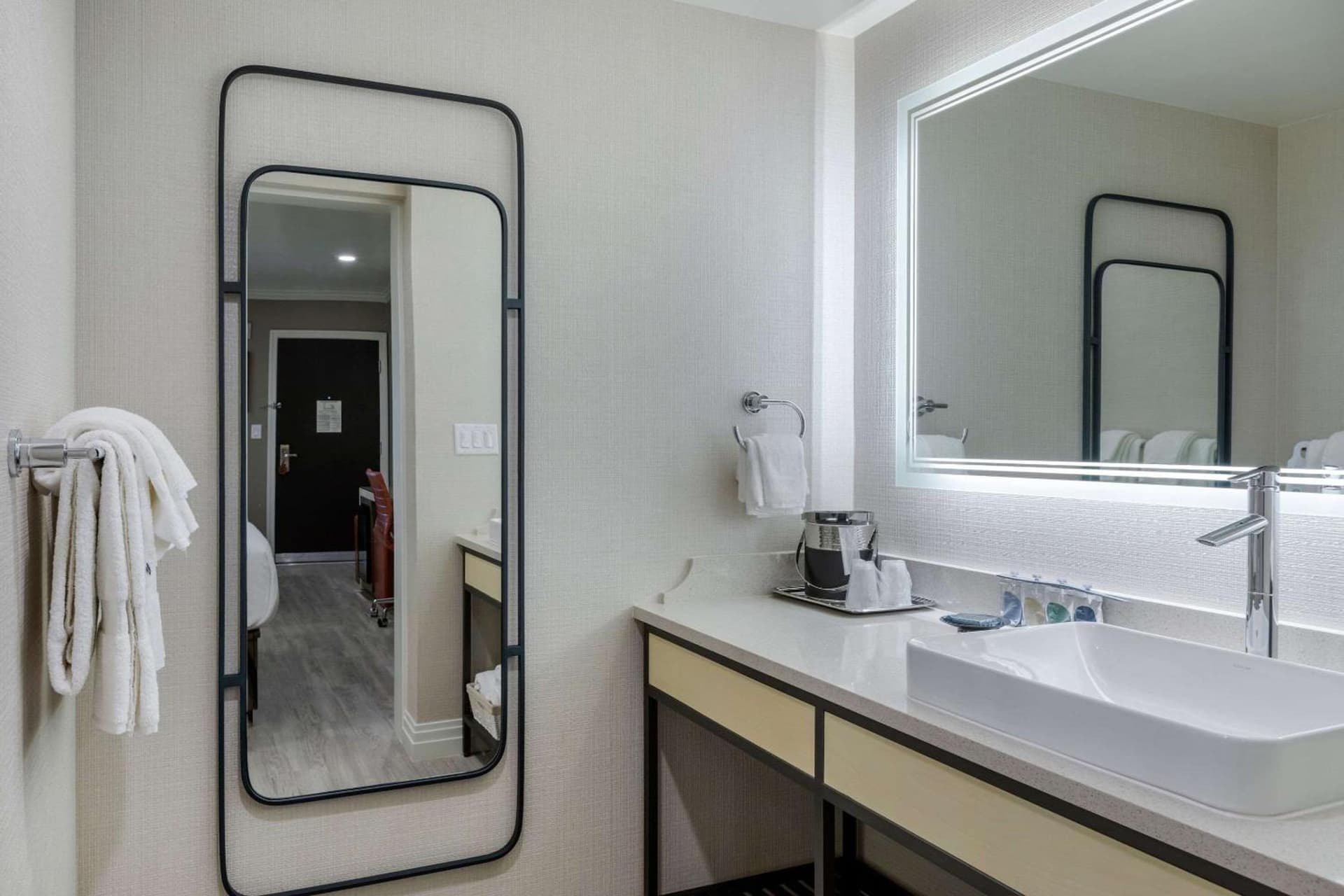 Bluestem Hotel Torrance Los Angeles, an Ascend Collection Hotel gallery photo in Torrance, CA — image 6