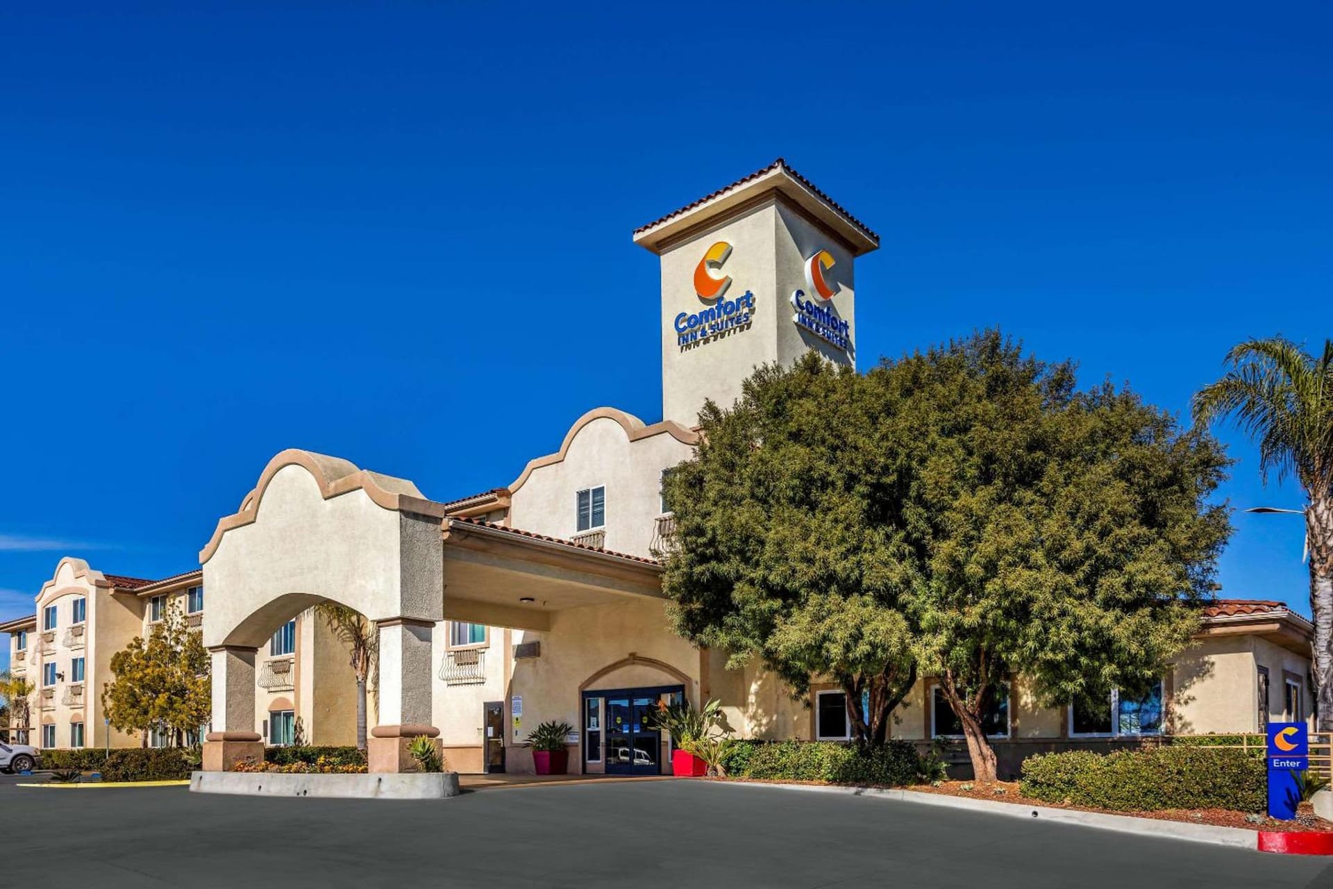 Comfort Inn & Suites Murrieta Temecula Wine Country featured exterior or lobby in Murrieta, CA — similar hotel
