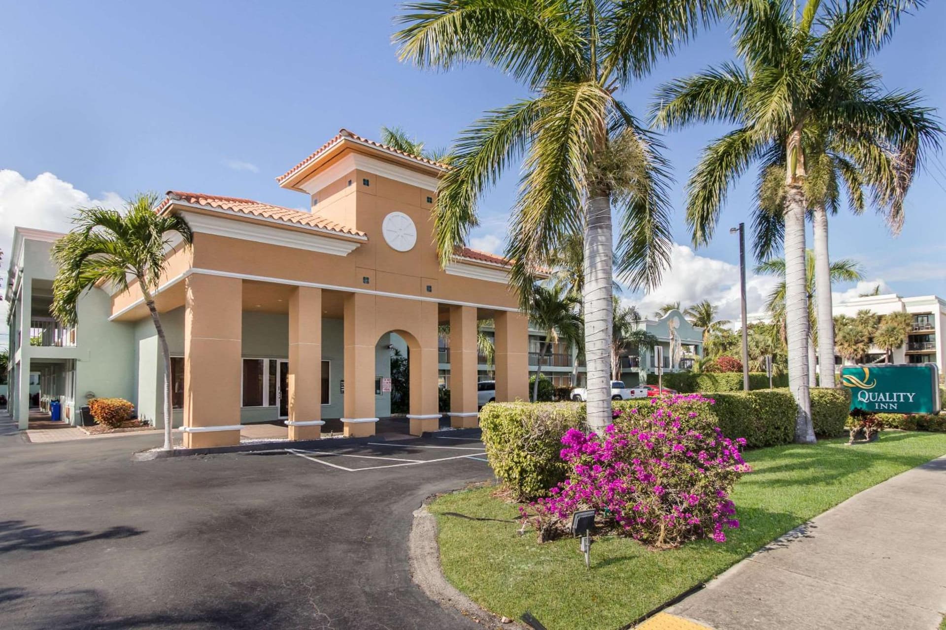 Quality Inn Boca Raton University Area featured exterior or lobby in Boca Raton, FL — similar hotel