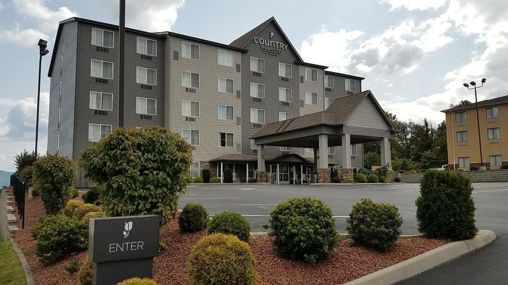 Country Inn & Suites by Radisson, Wytheville, VA property views in Wytheville, VA — gallery photo 3